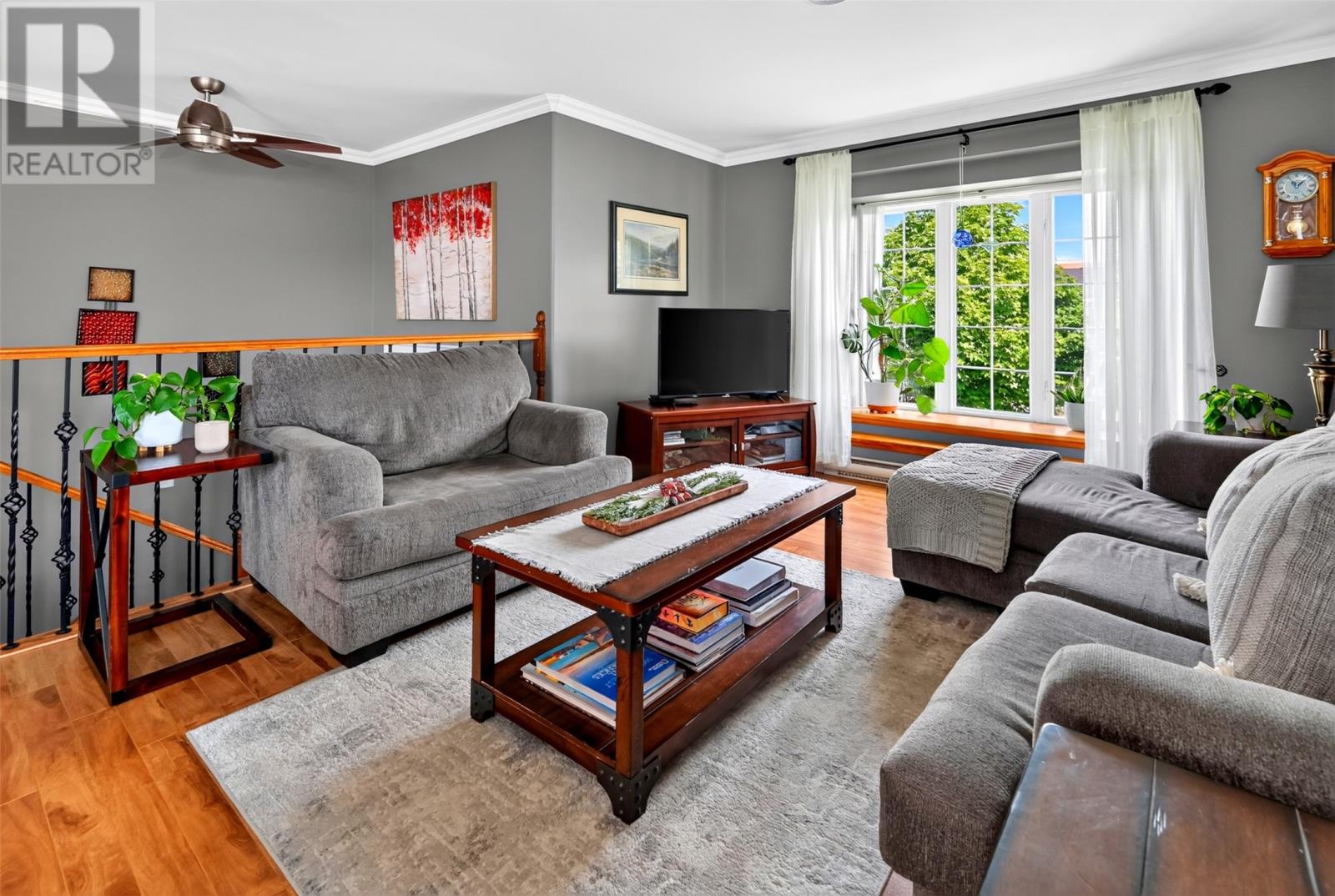 12 SUNDERLAND Drive - 13
