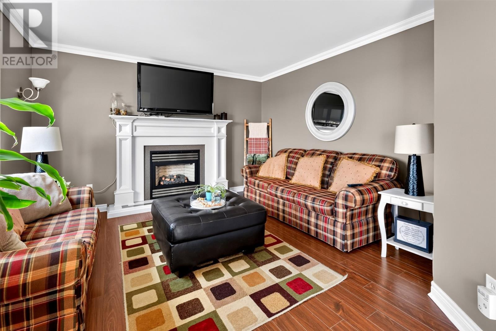 12 SUNDERLAND Drive - 17
