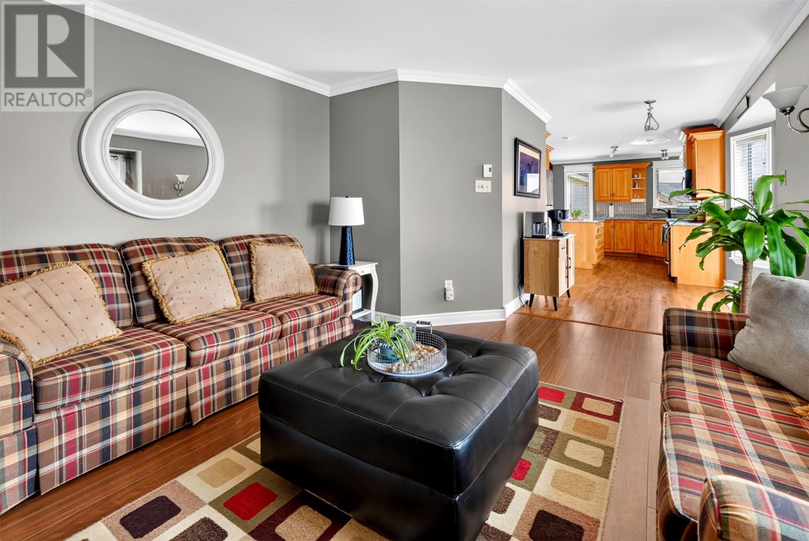12 SUNDERLAND Drive - 18