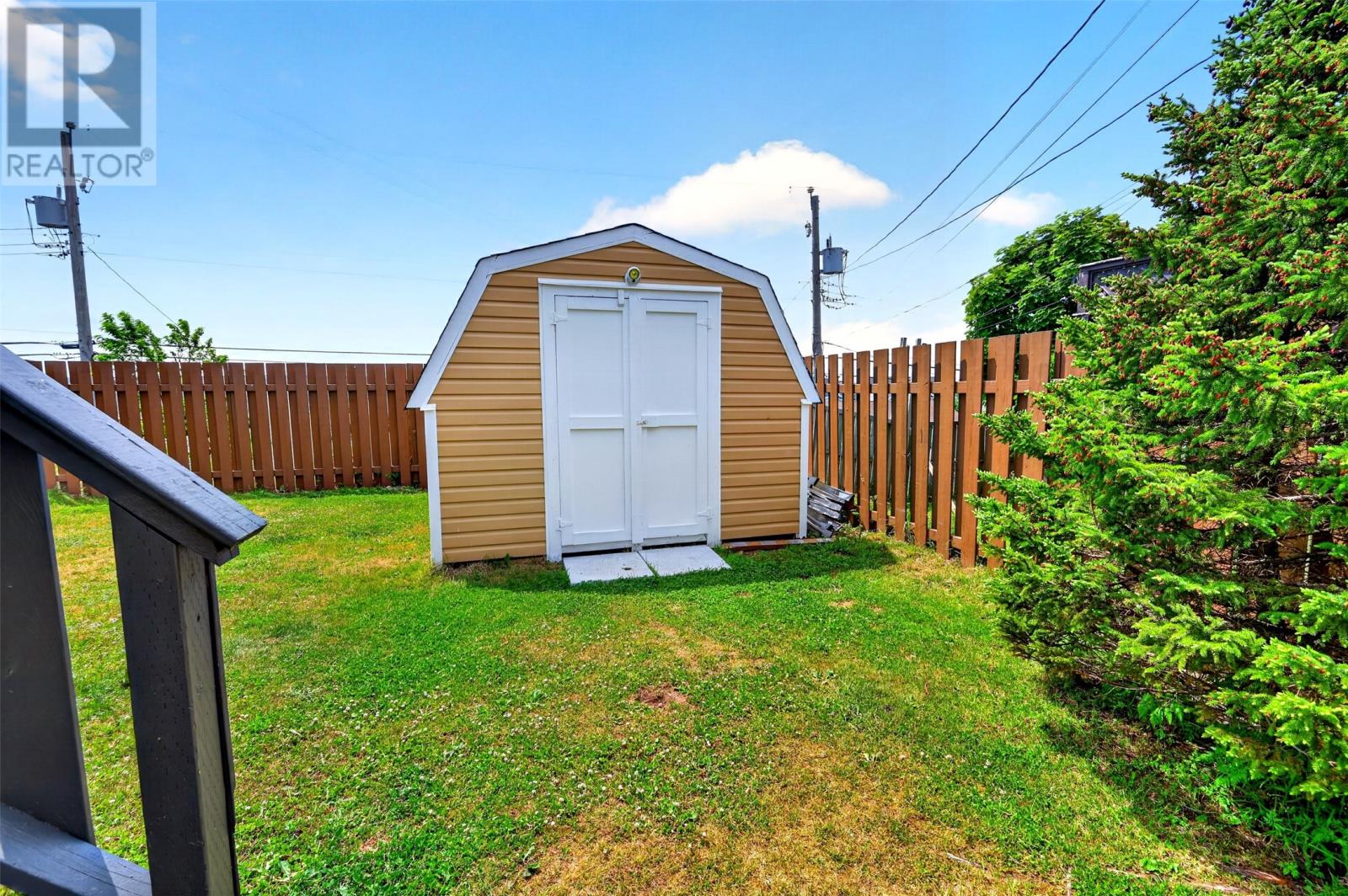 12 SUNDERLAND Drive - 45