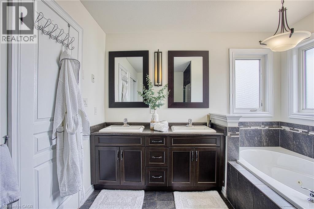 269 CARDINAL Crescent - 31