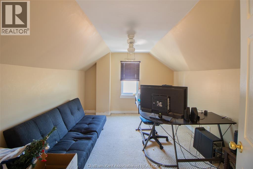 264 Forest STREET - 20