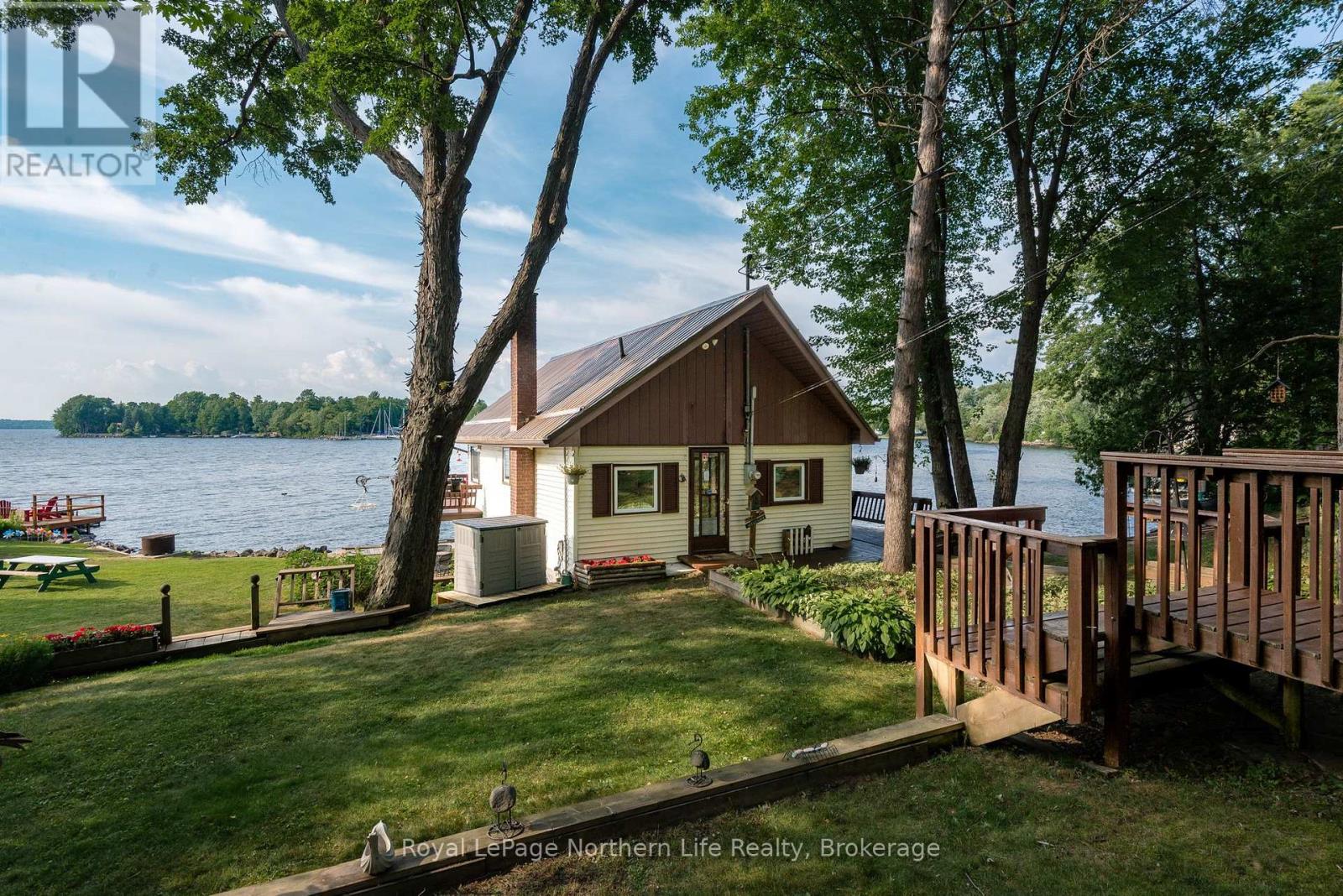 216 GREEN ROAD - 10