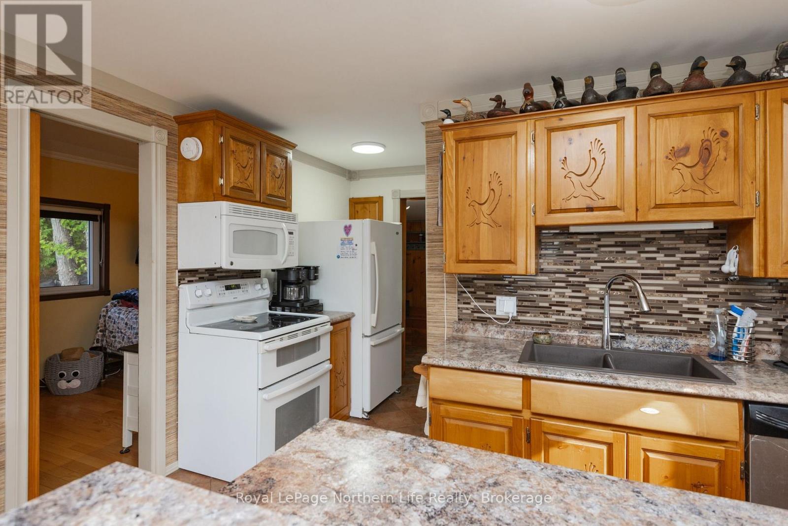 216 GREEN ROAD - 19