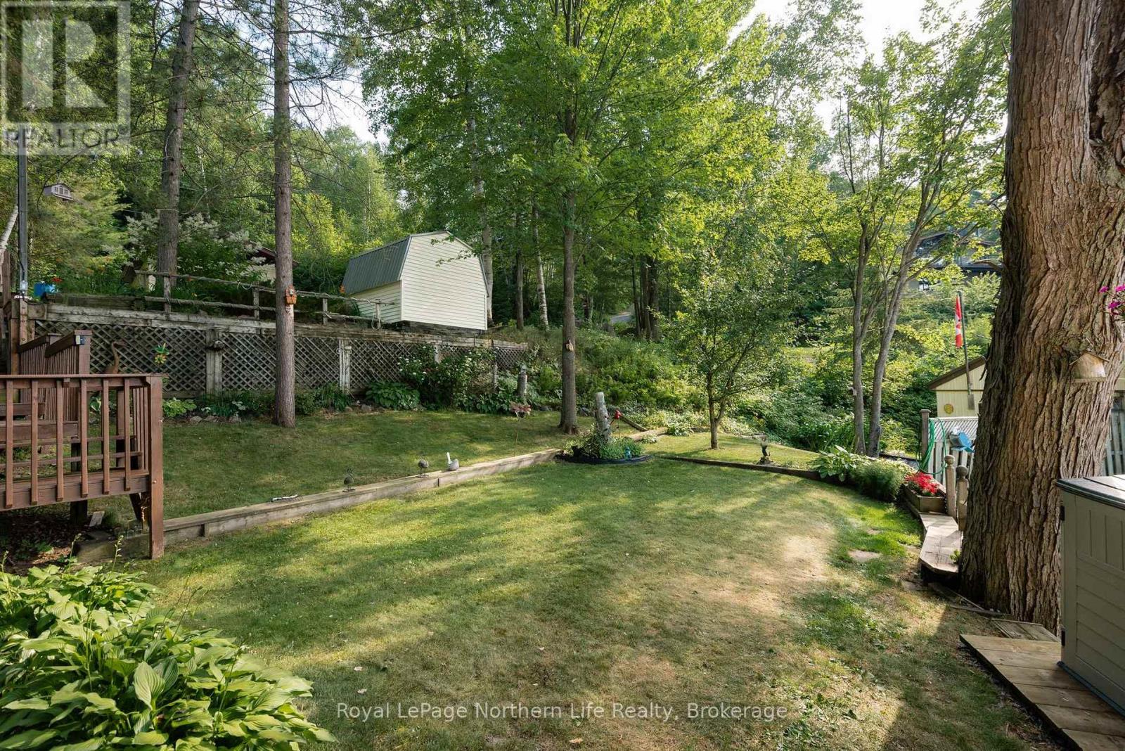 216 GREEN ROAD - 36
