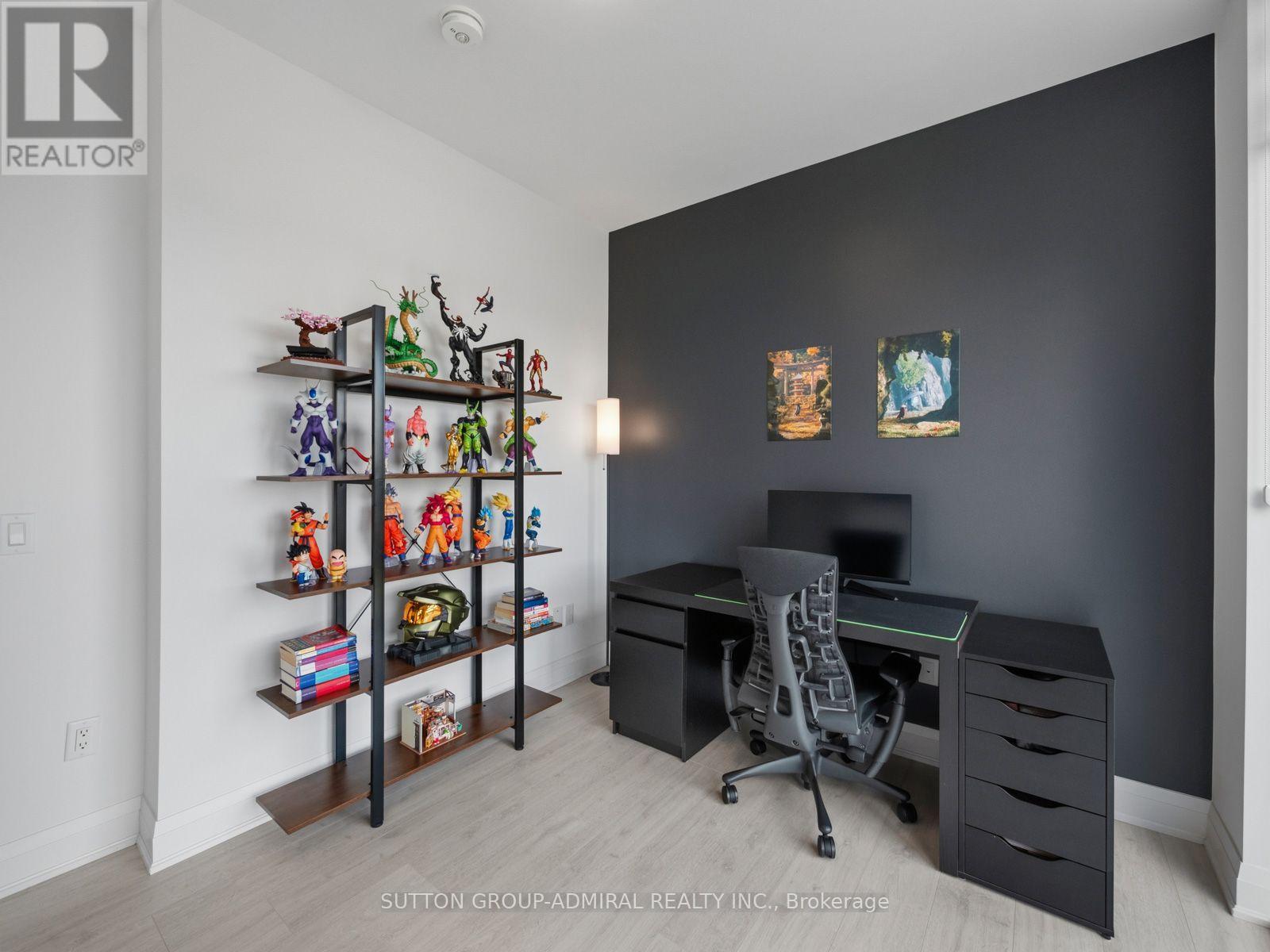 #413 10 GATINEAU DRIVE - Image 18