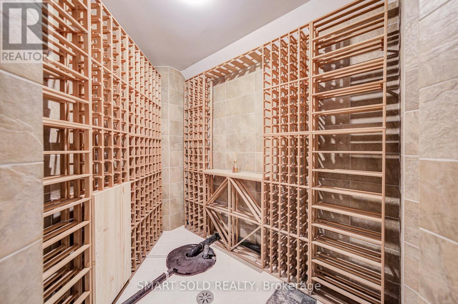 201 BURNHAMTHORPE ROAD - Image 44