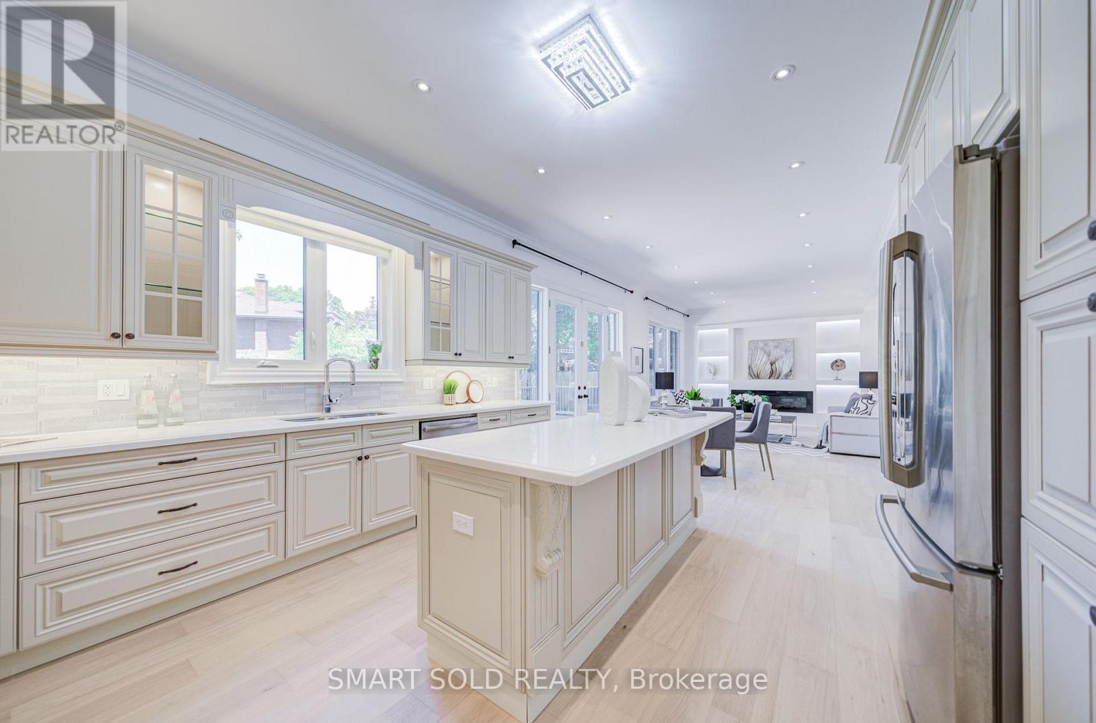 201 BURNHAMTHORPE ROAD - Image 14