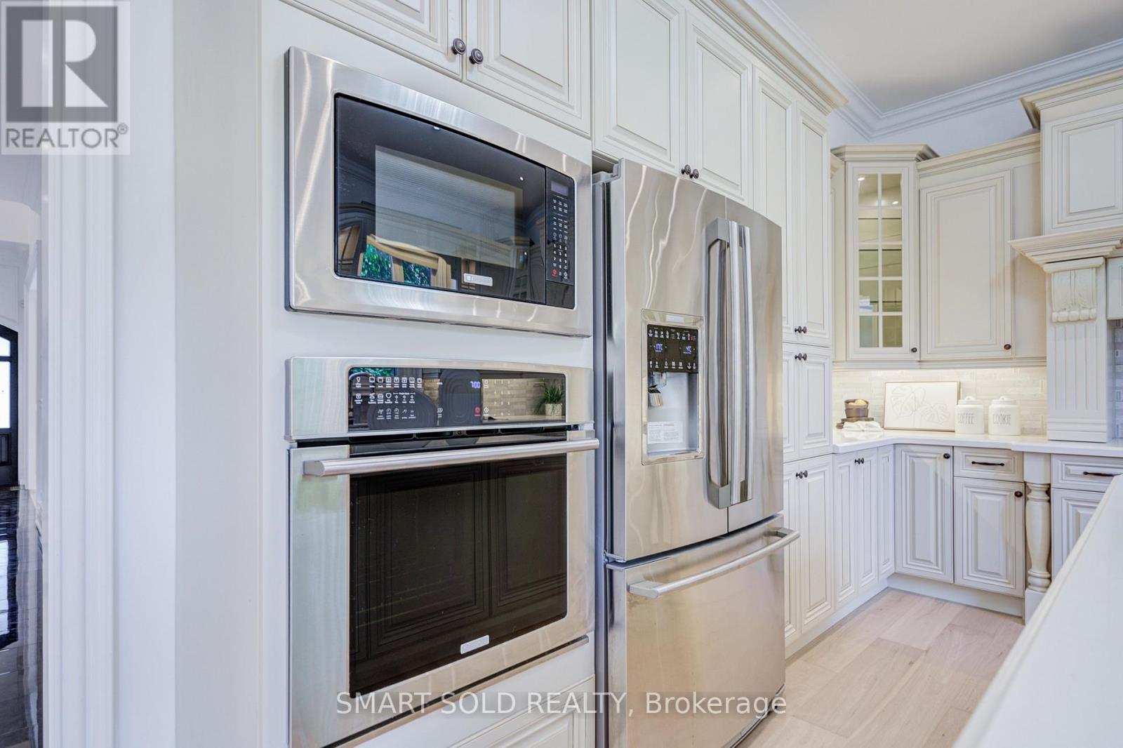 201 BURNHAMTHORPE ROAD - Image 17