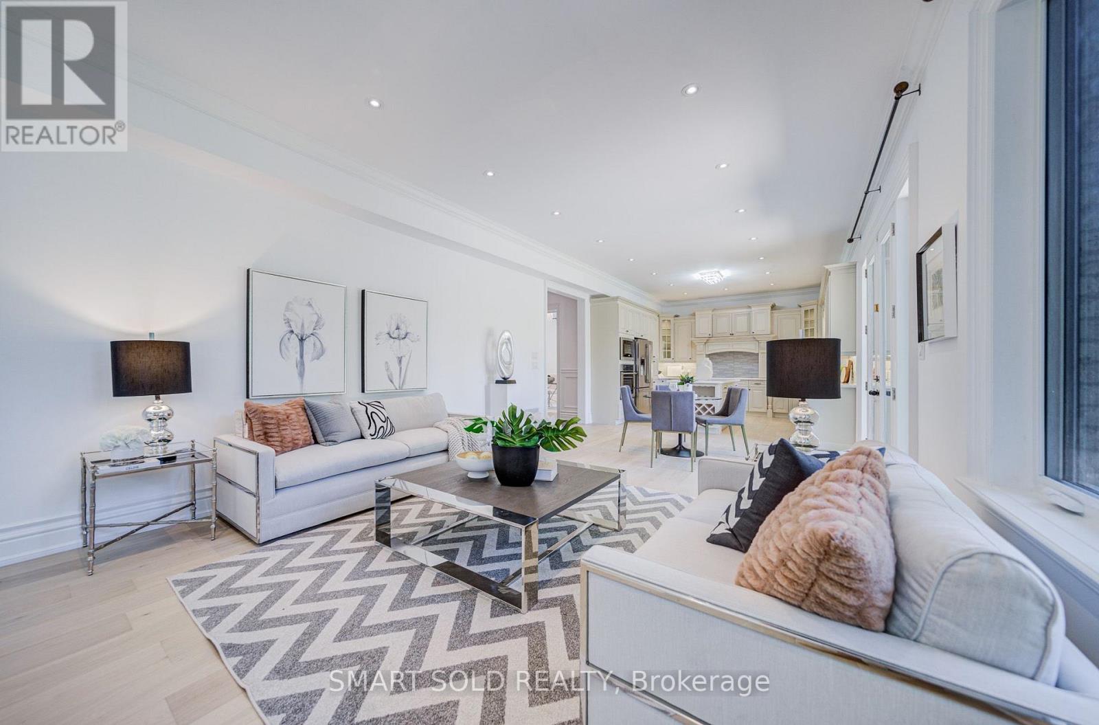 201 BURNHAMTHORPE ROAD - Image 18