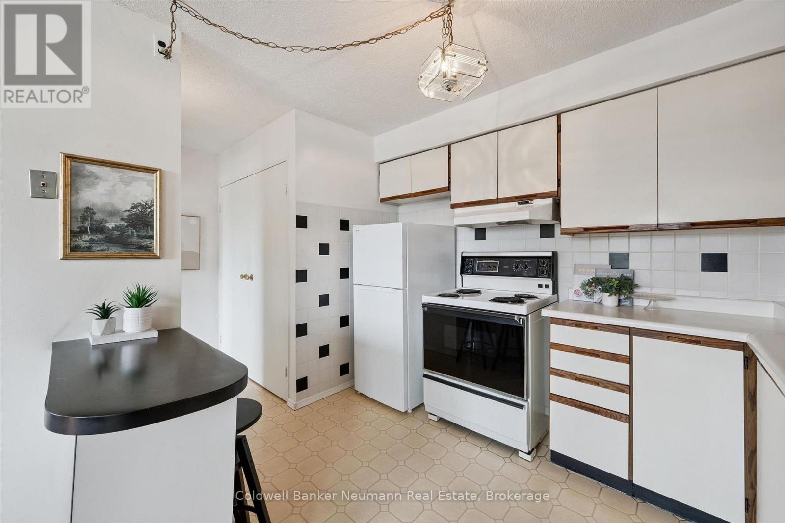 #405 93 WESTWOOD ROAD - 18