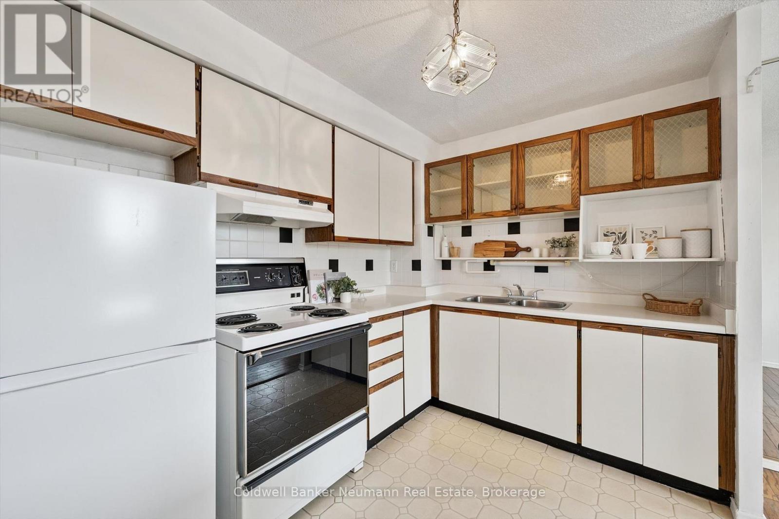 #405 93 WESTWOOD ROAD - 20