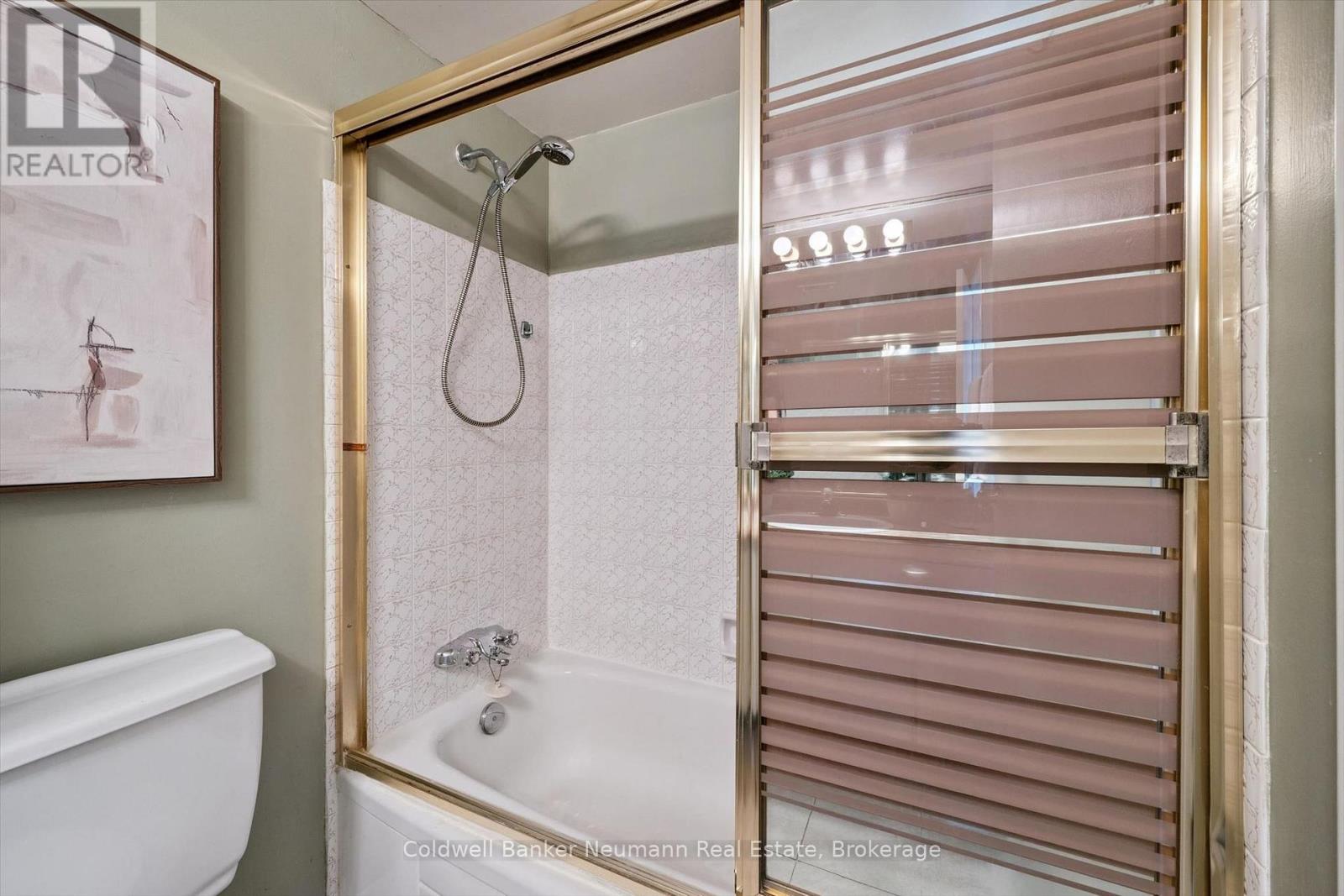 #405 93 WESTWOOD ROAD - 28