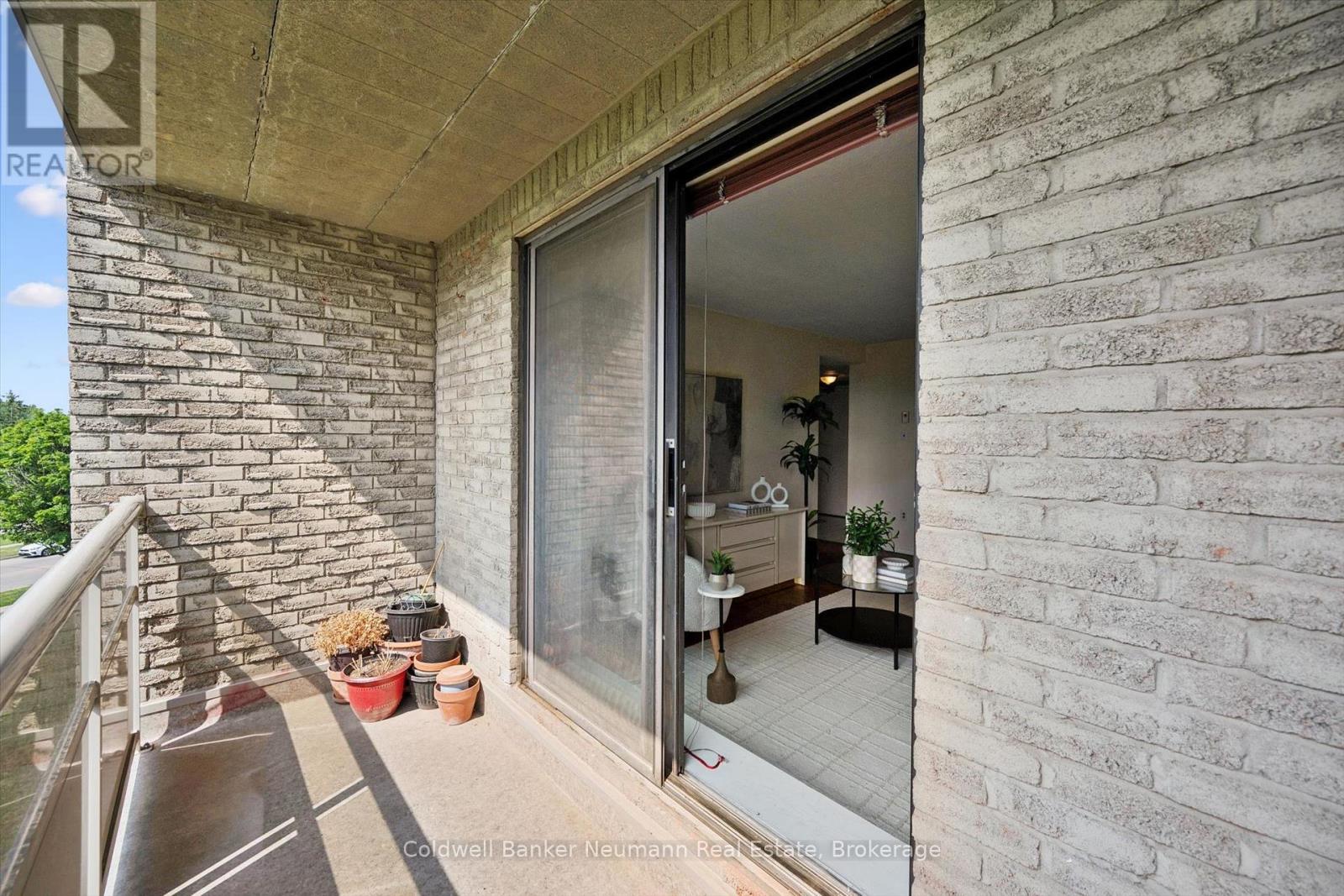 #405 93 WESTWOOD ROAD - 29