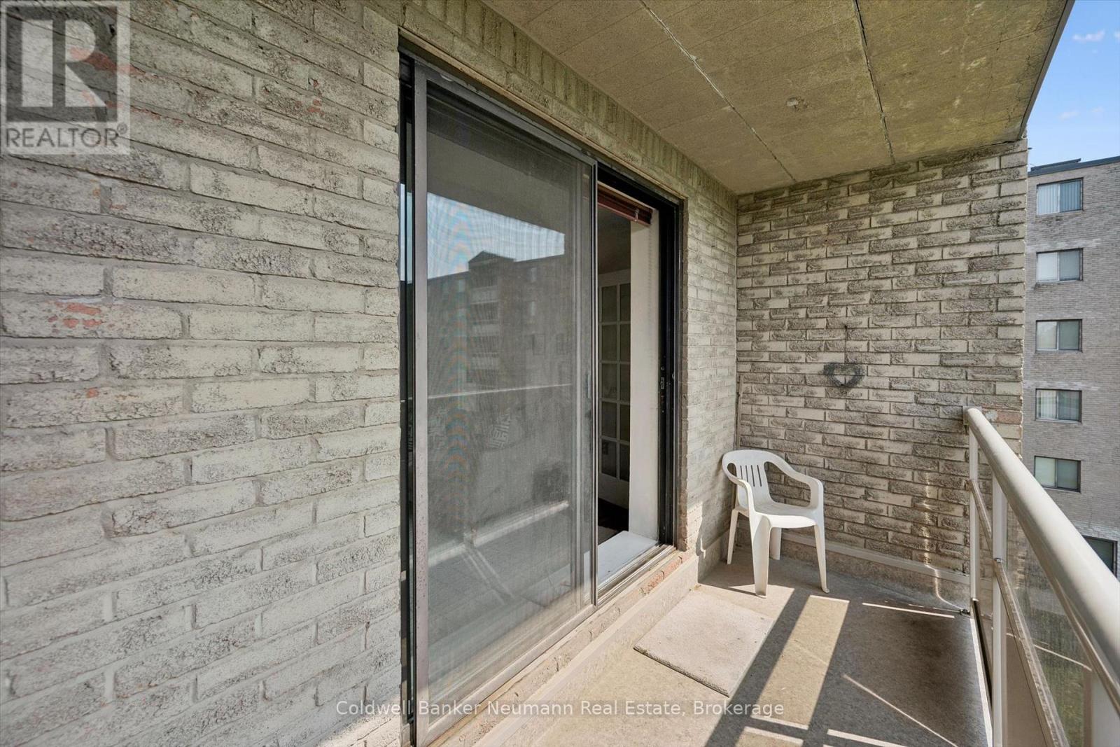 #405 93 WESTWOOD ROAD - 30