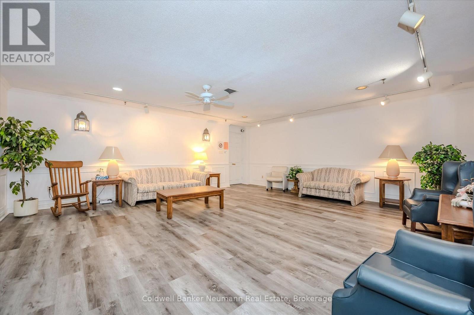 #405 93 WESTWOOD ROAD - 37