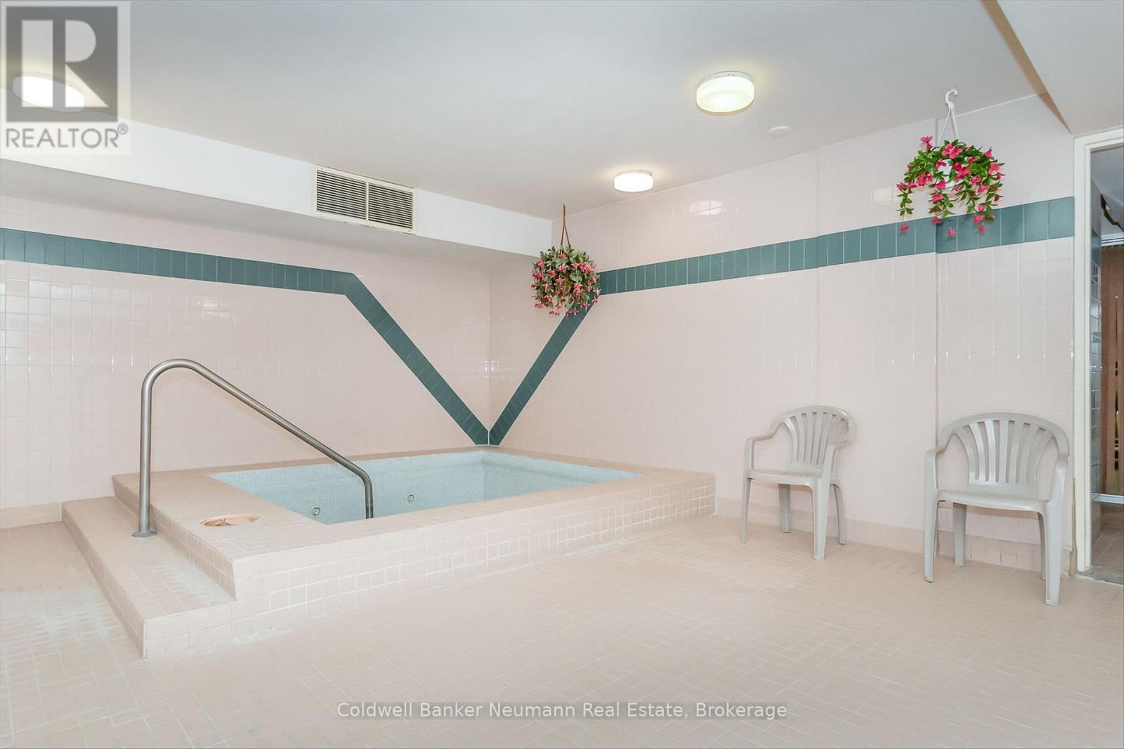 #405 93 WESTWOOD ROAD - 41