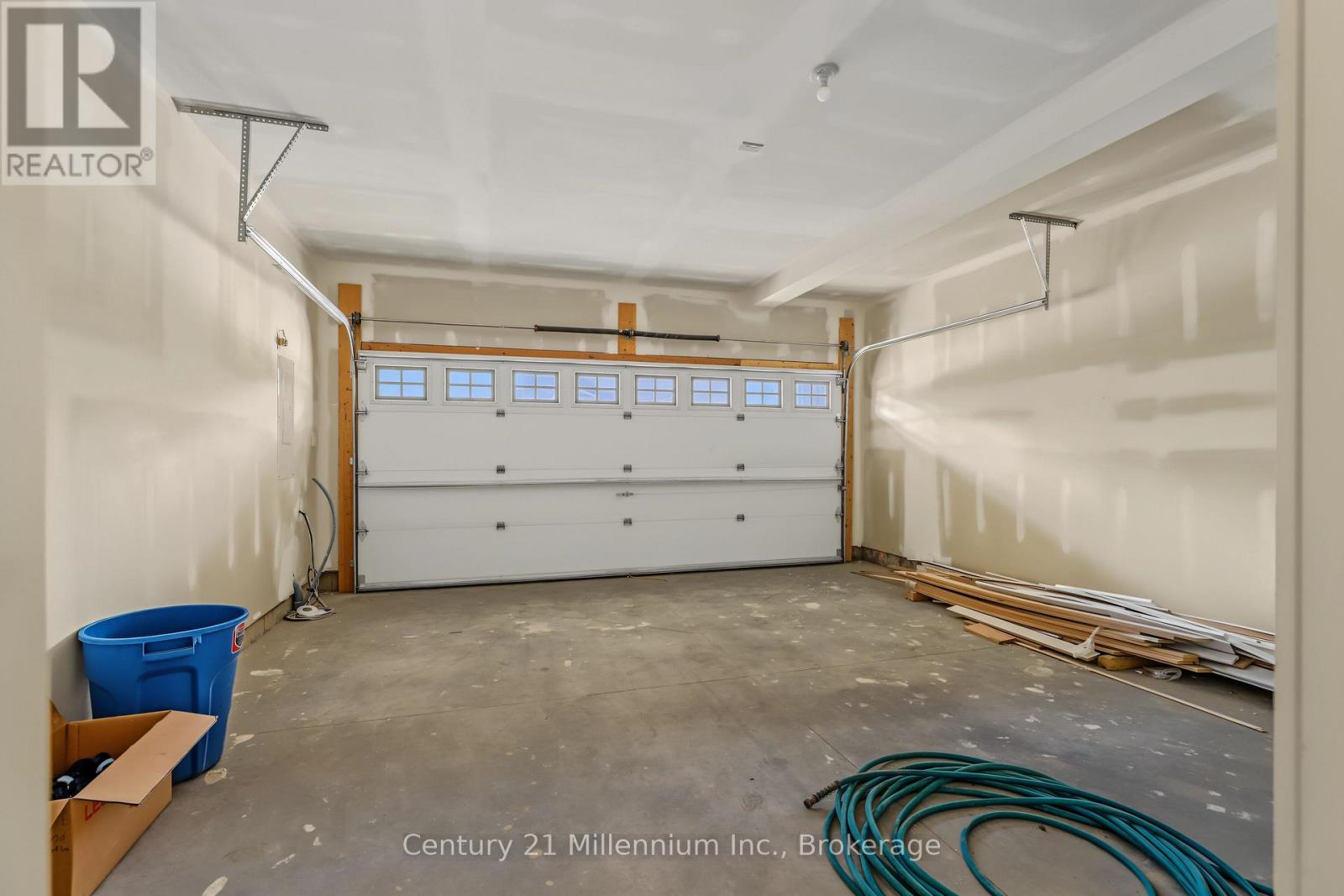 09 Steinway Street — photo 18