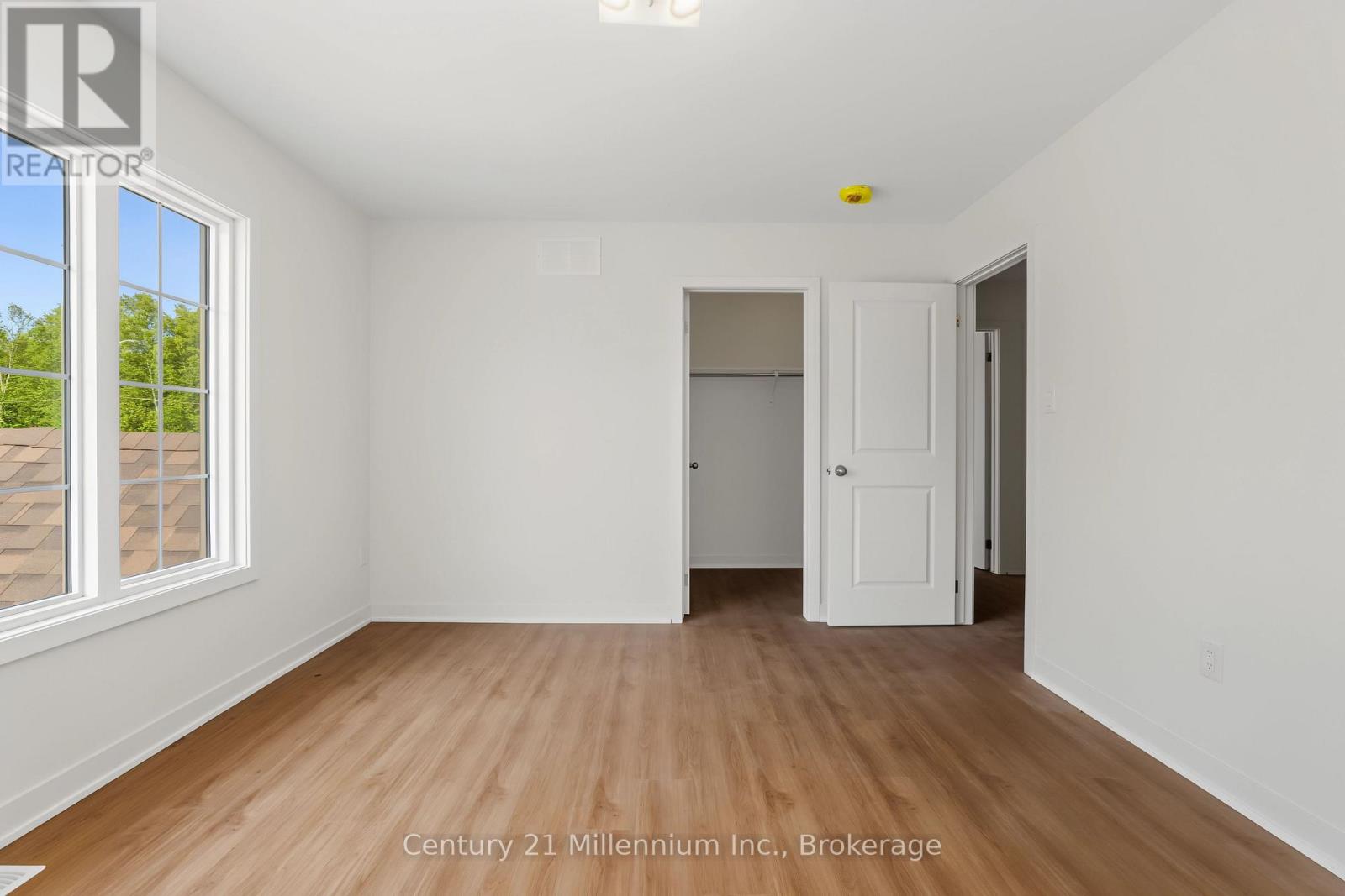 09 Steinway Street — photo 22