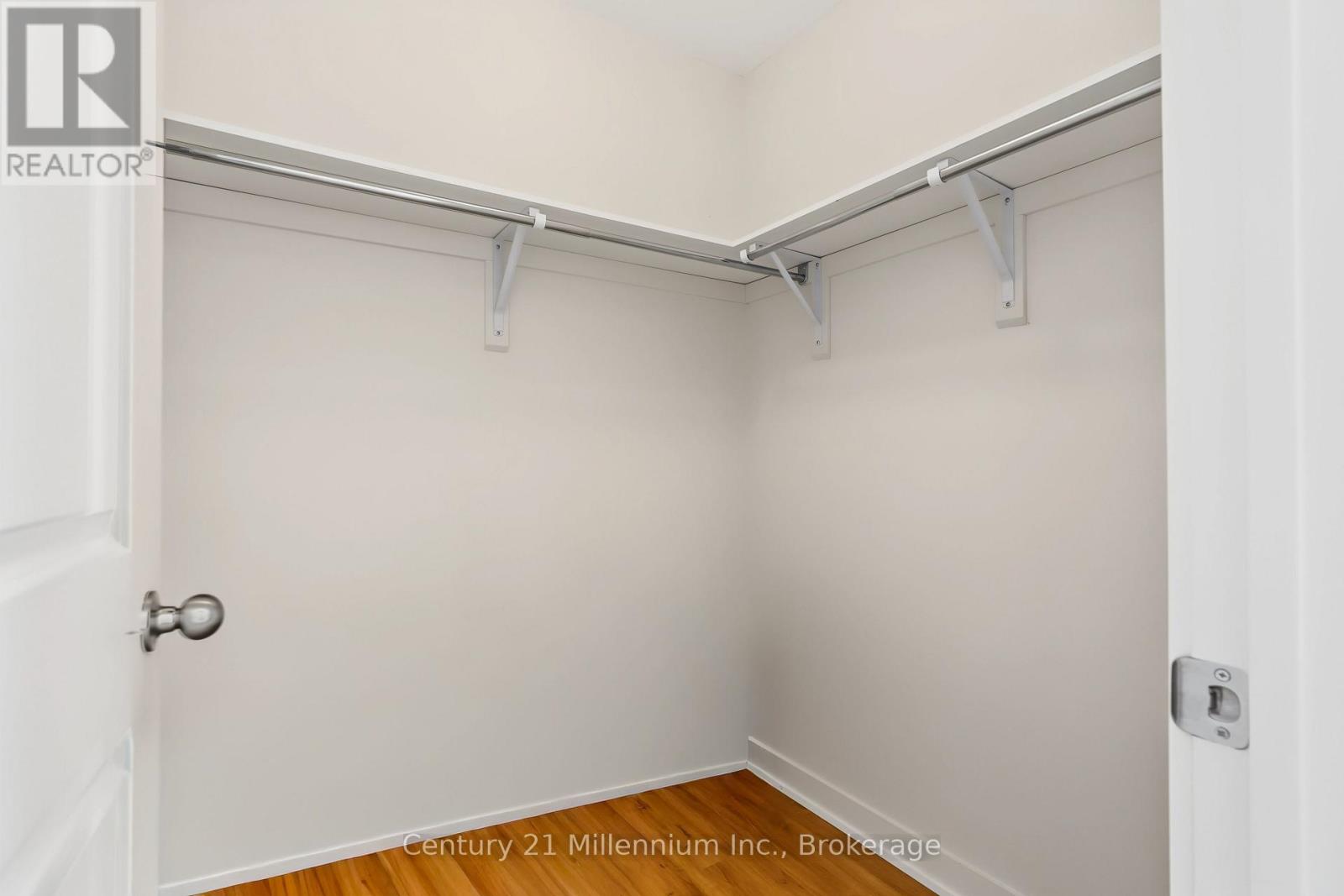 09 Steinway Street — photo 27