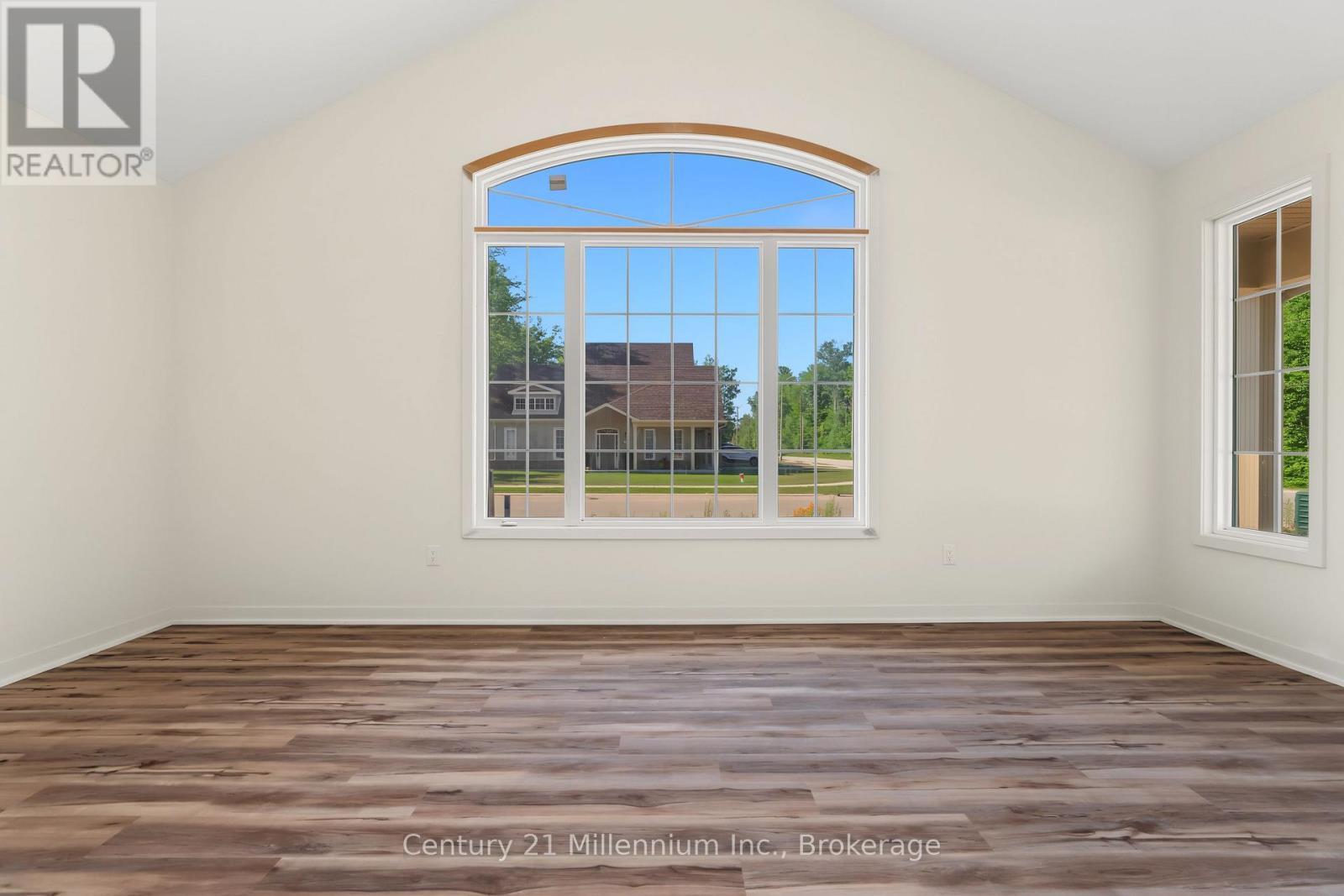01 Steinway Street — photo 22