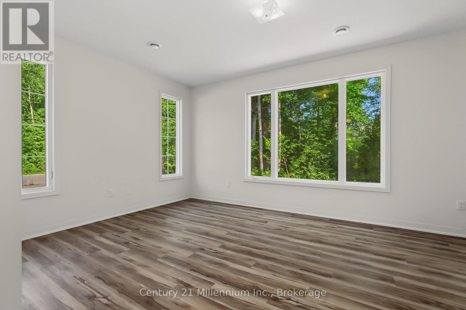 01 Steinway Street — photo 24