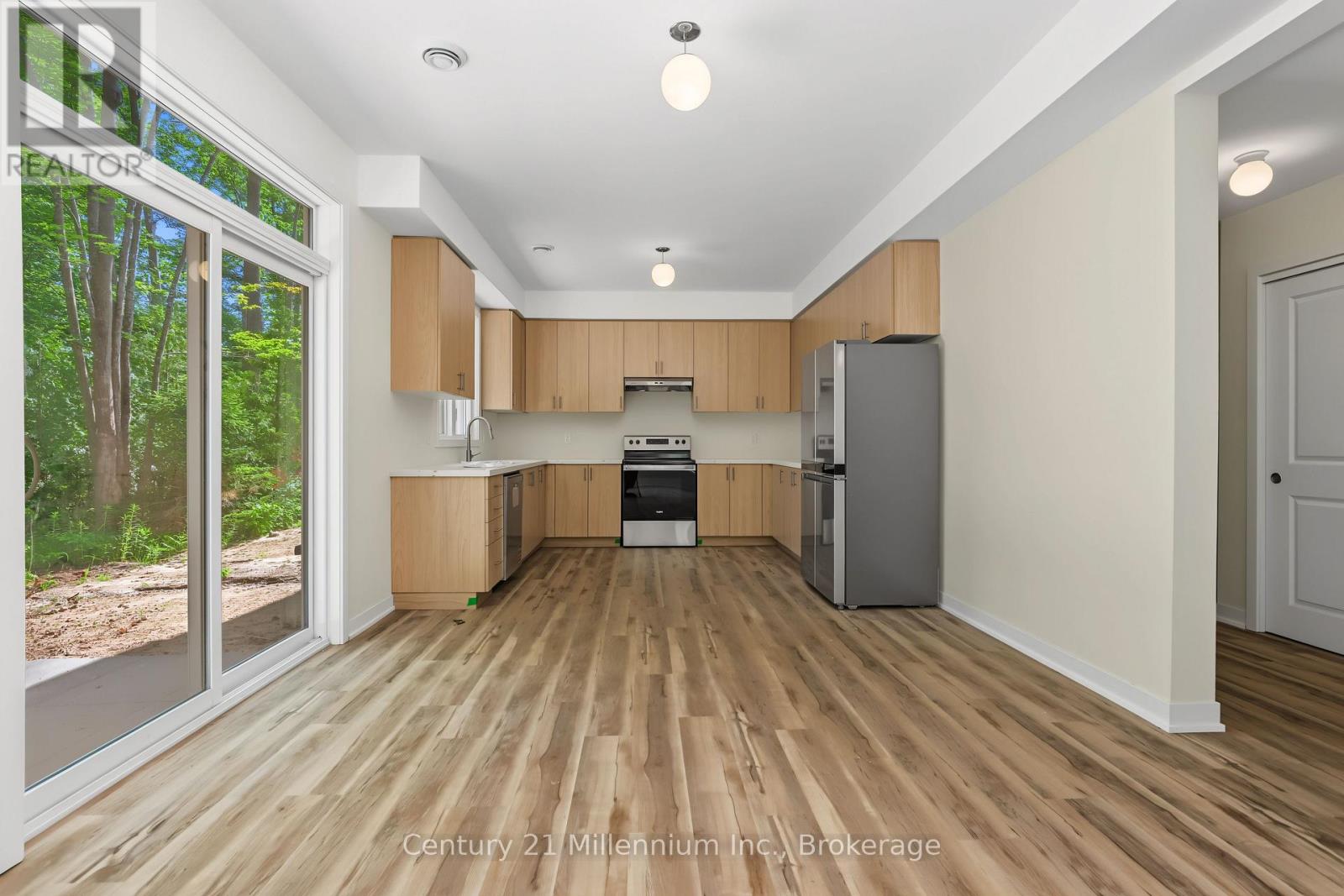 01 Steinway Street — photo 27