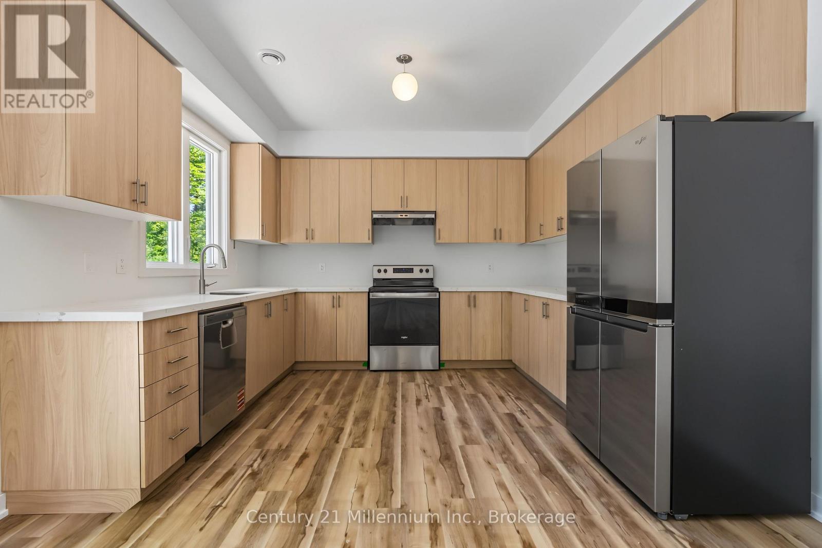 01 Steinway Street — photo 28