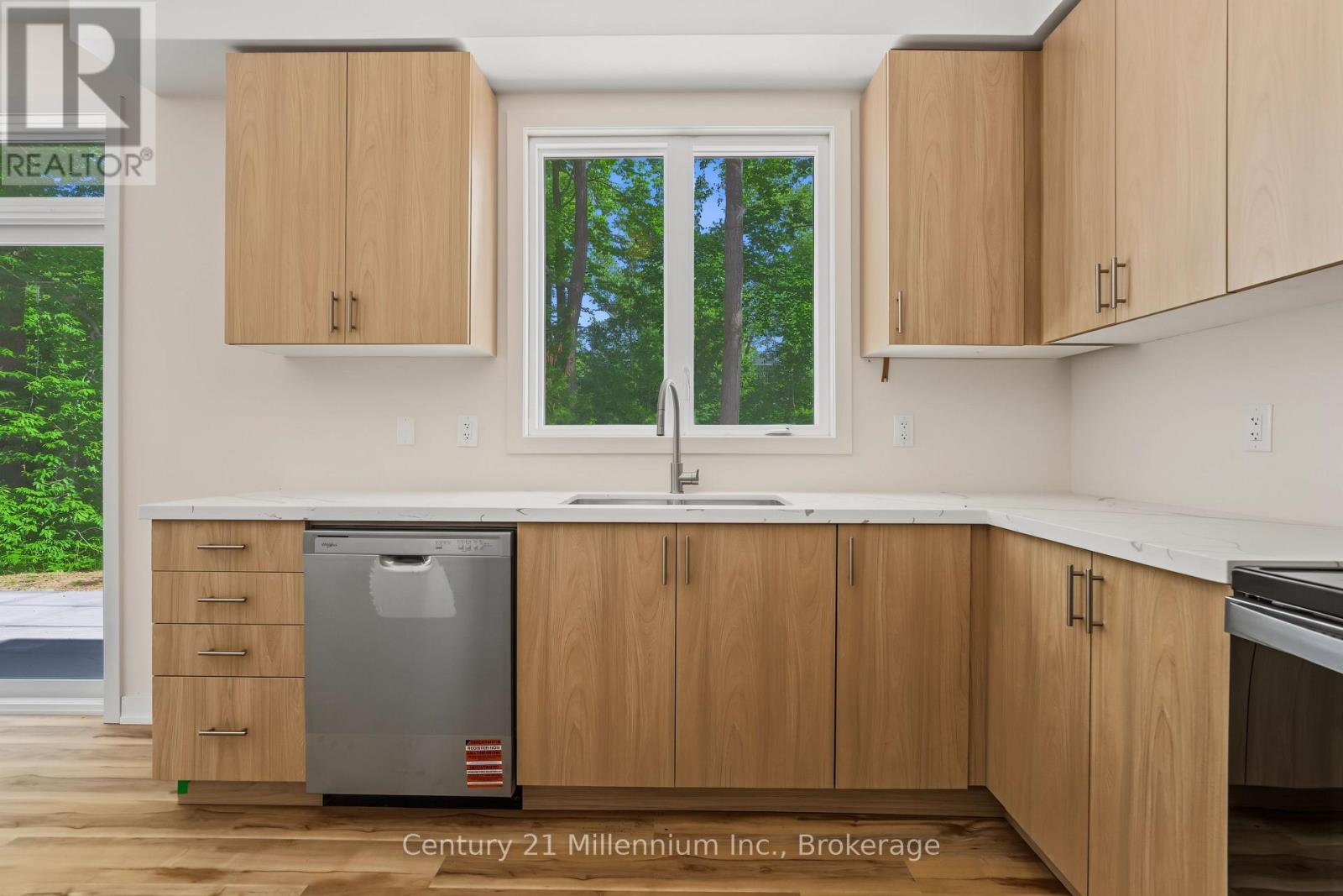 01 Steinway Street — photo 29