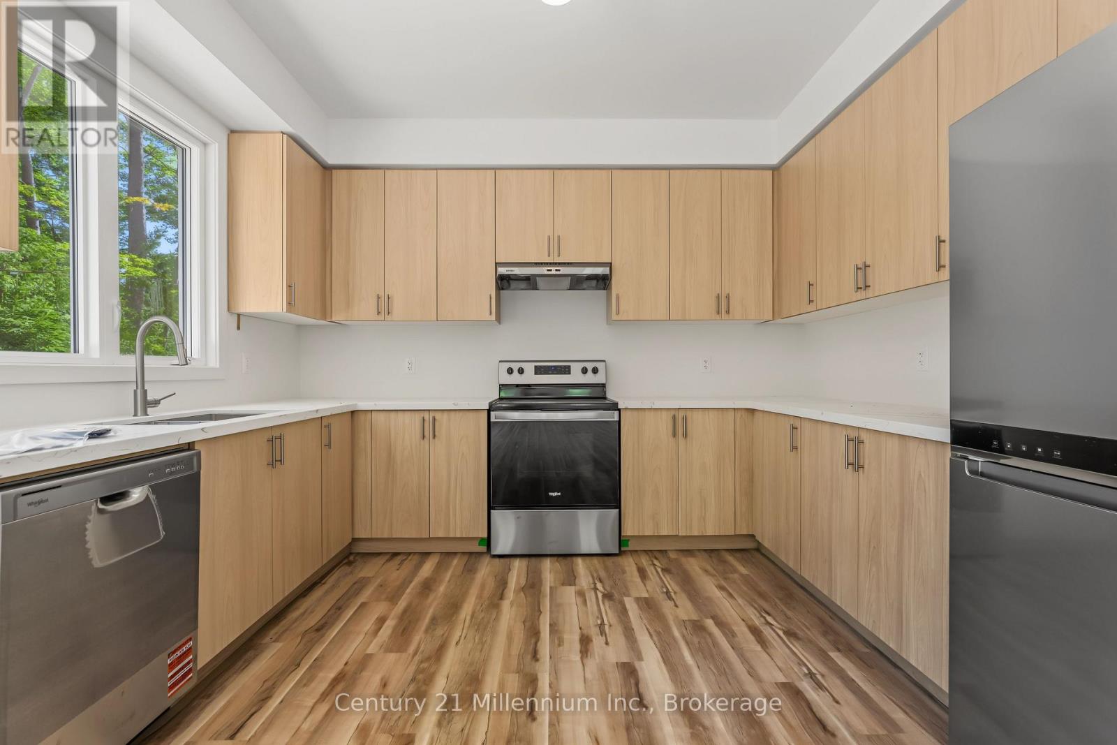 01 Steinway Street — photo 30