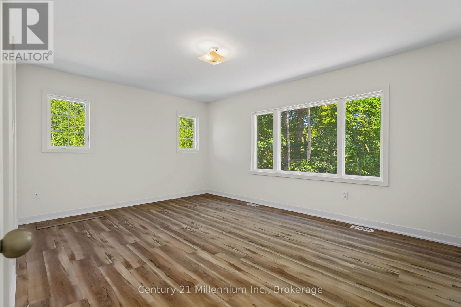 01 Steinway Street — photo 32