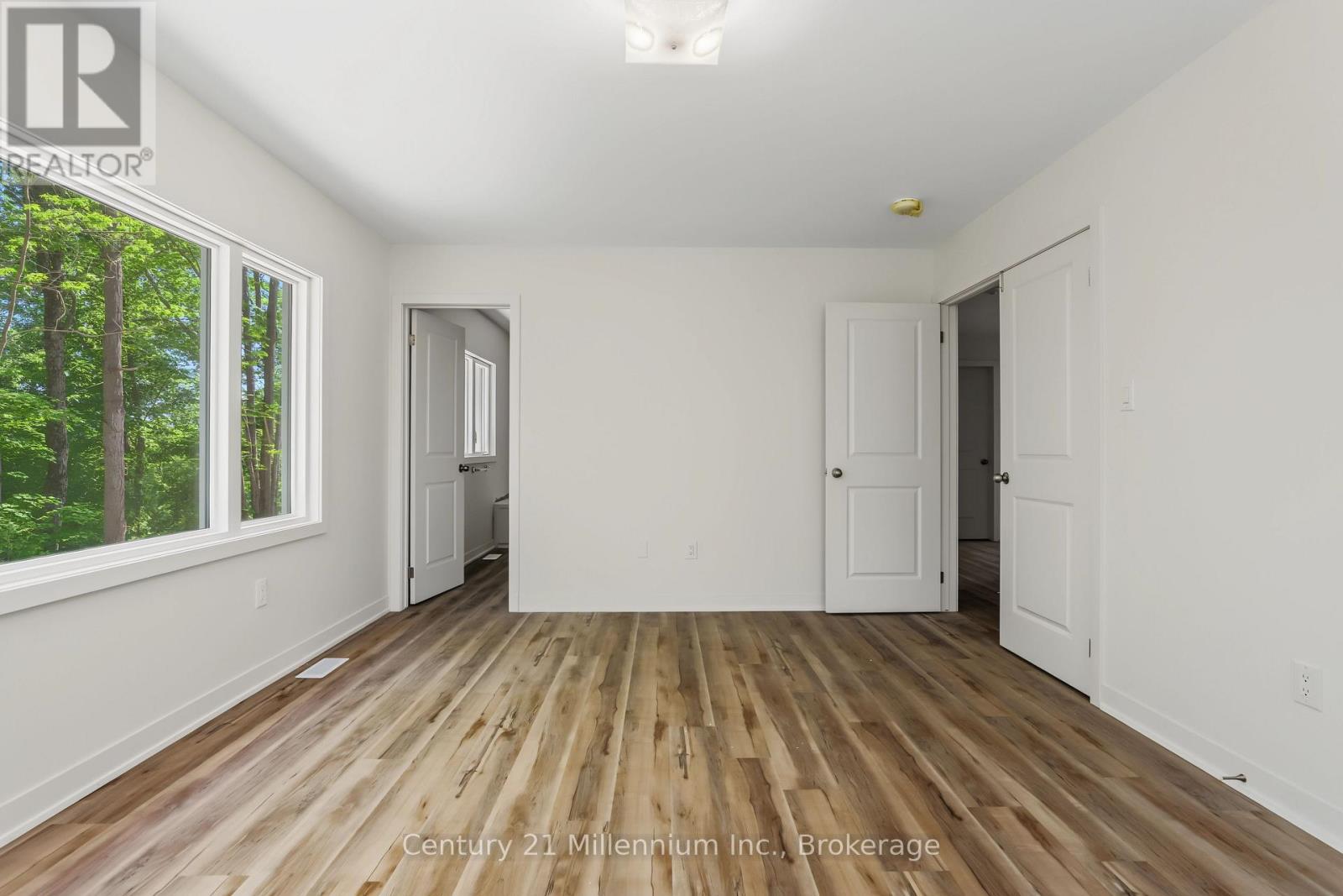 01 Steinway Street — photo 33