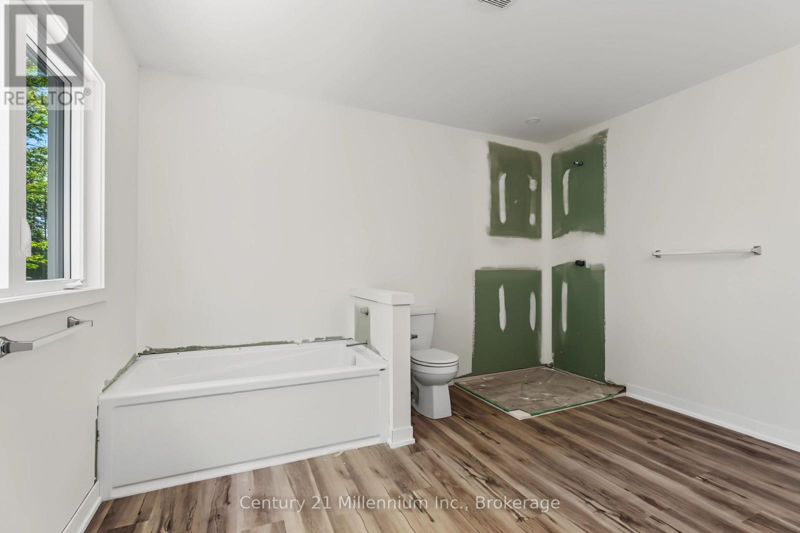 01 Steinway Street — photo 34