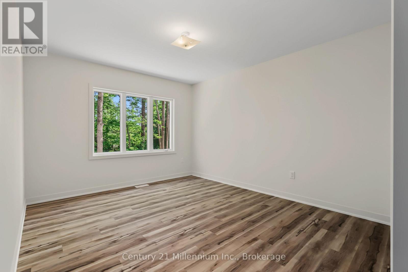 01 Steinway Street — photo 37