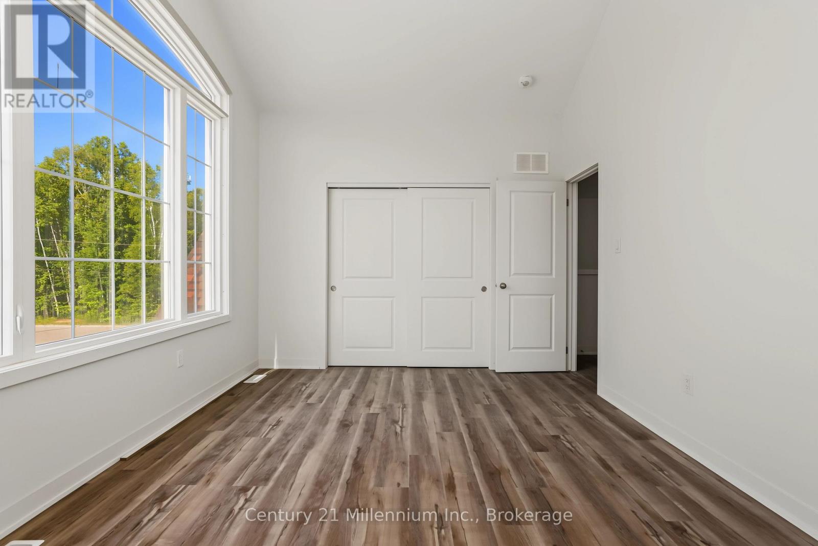 01 Steinway Street — photo 40