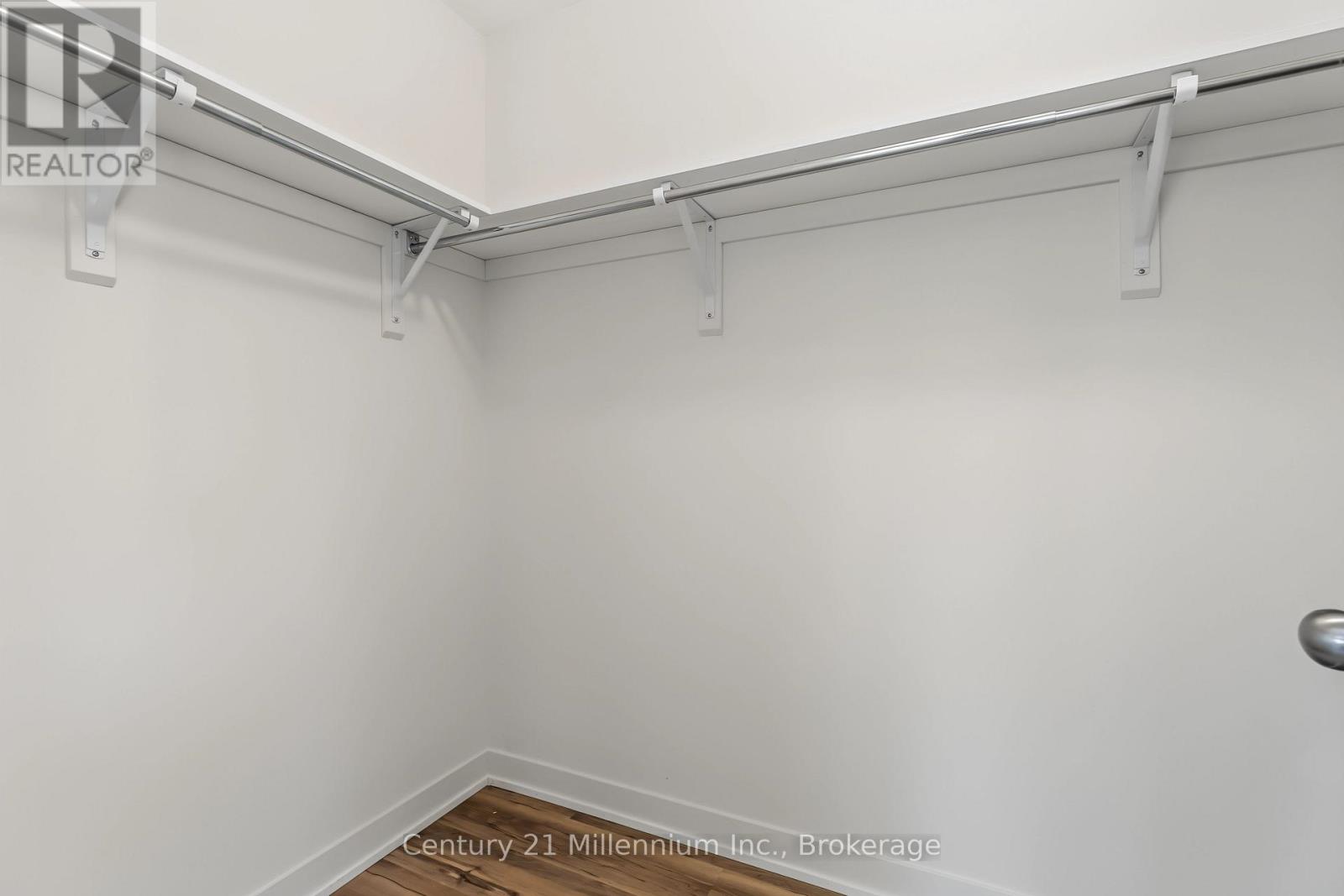 01 Steinway Street — photo 42