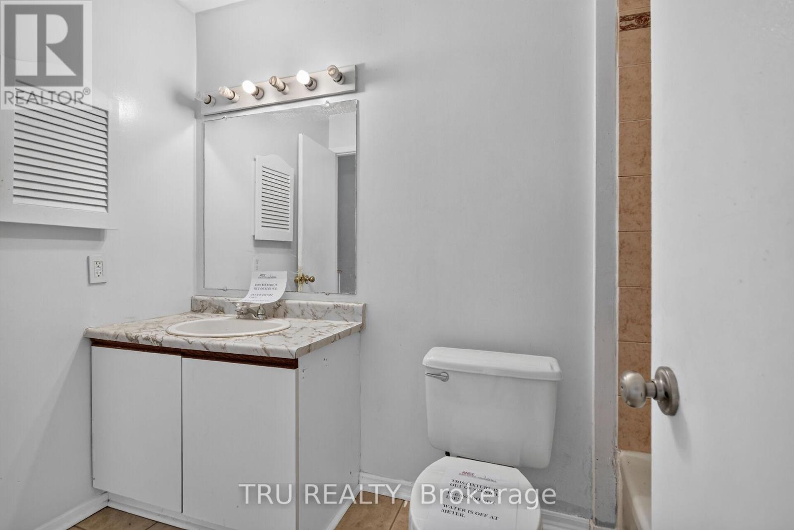 #27 2050 RIVIERA TERRACE - 12