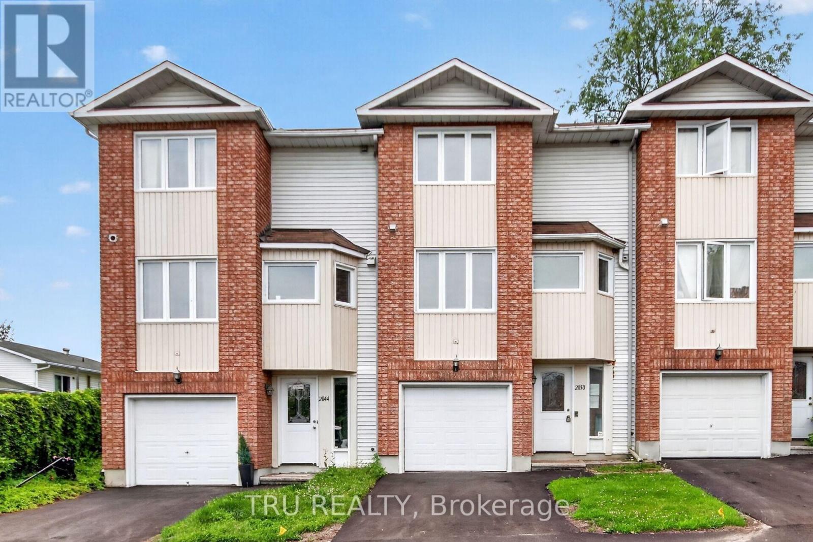 #27 2050 RIVIERA TERRACE - 1