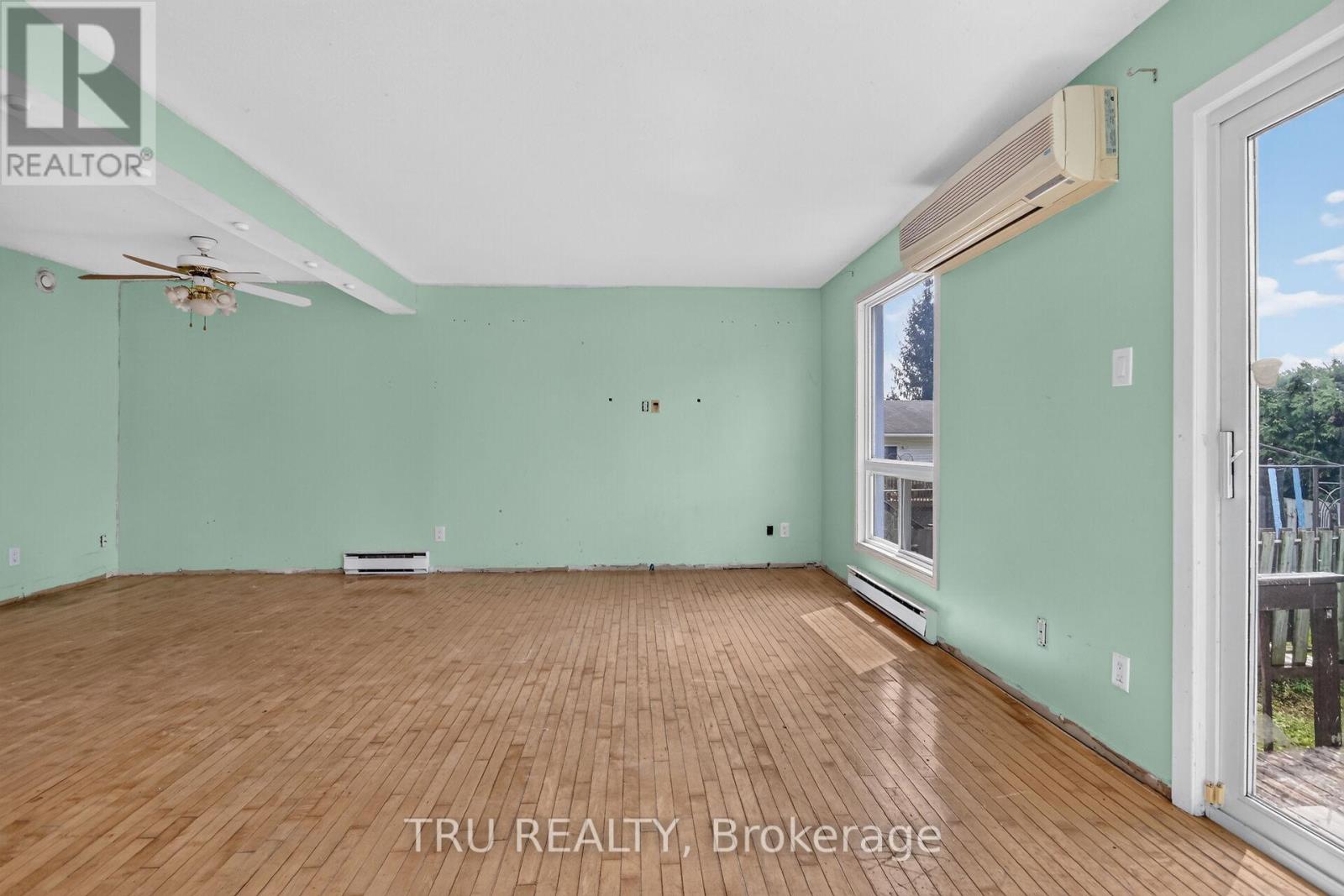 #27 2050 RIVIERA TERRACE - 16
