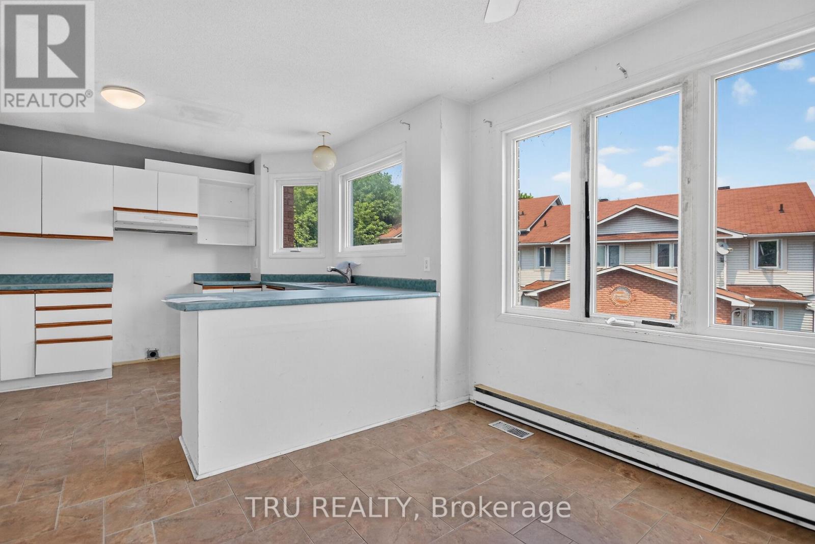 #27 2050 RIVIERA TERRACE - 21