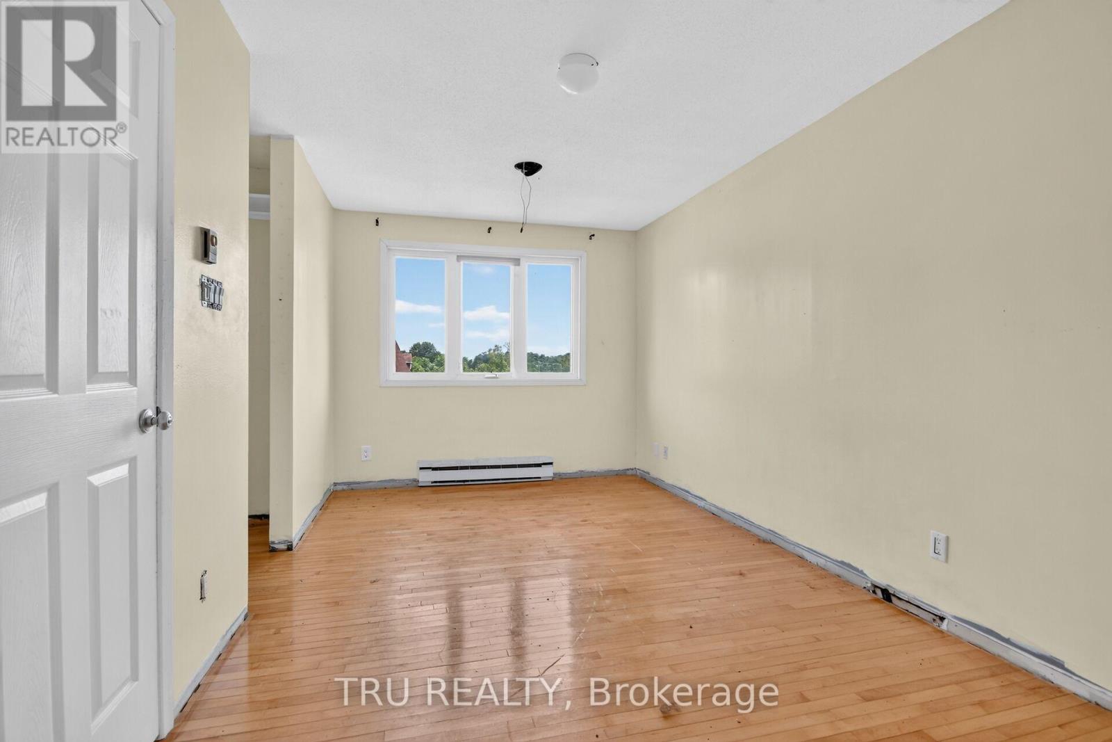 #27 2050 RIVIERA TERRACE - 28