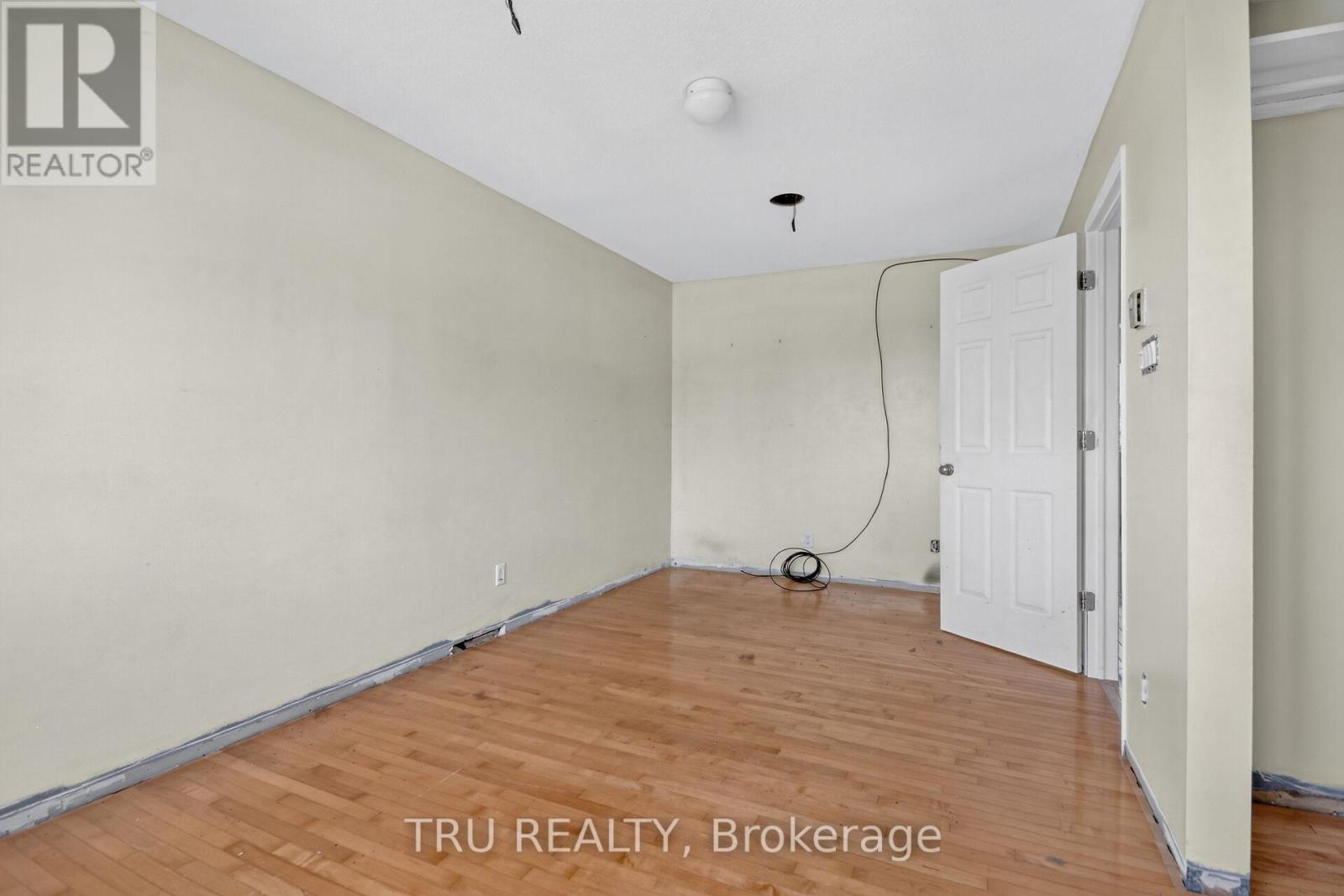 #27 2050 RIVIERA TERRACE - 36