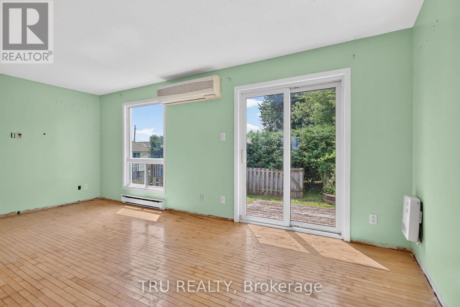 #27 2050 RIVIERA TERRACE - 9