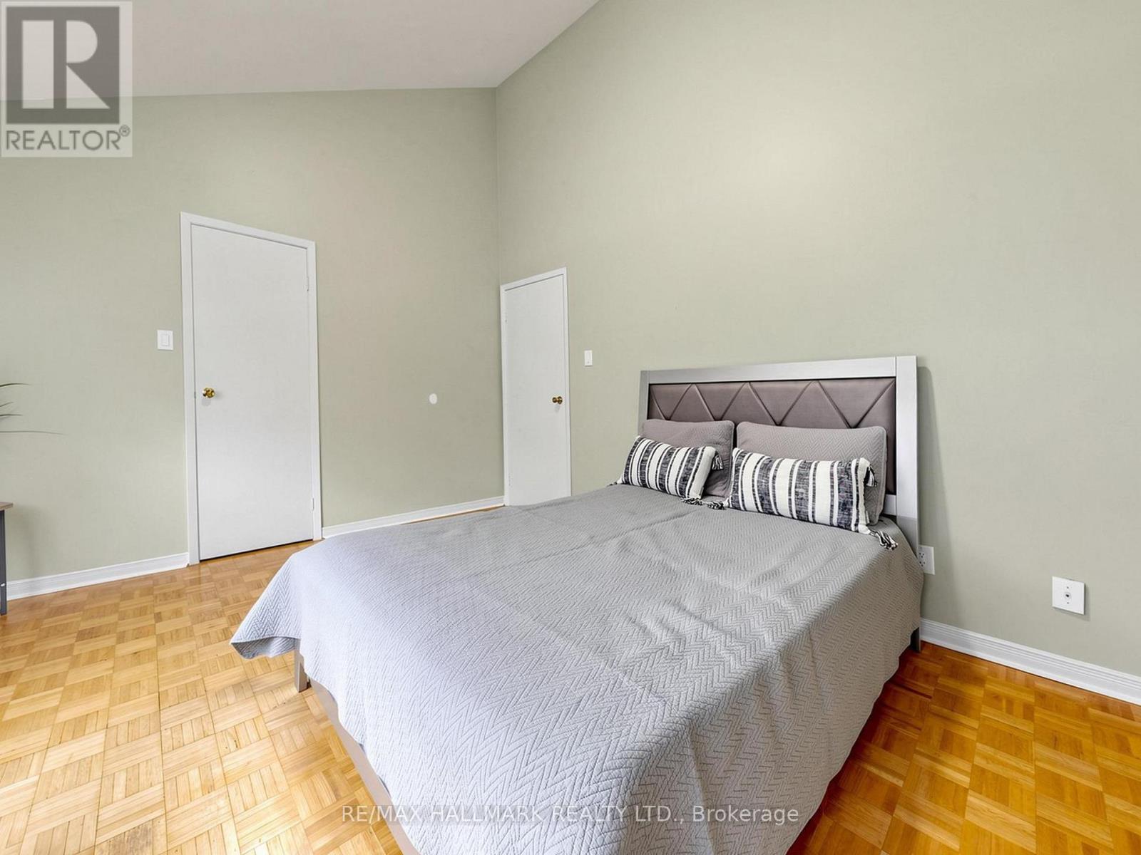 80 SONG MEADOWAY - Image 22