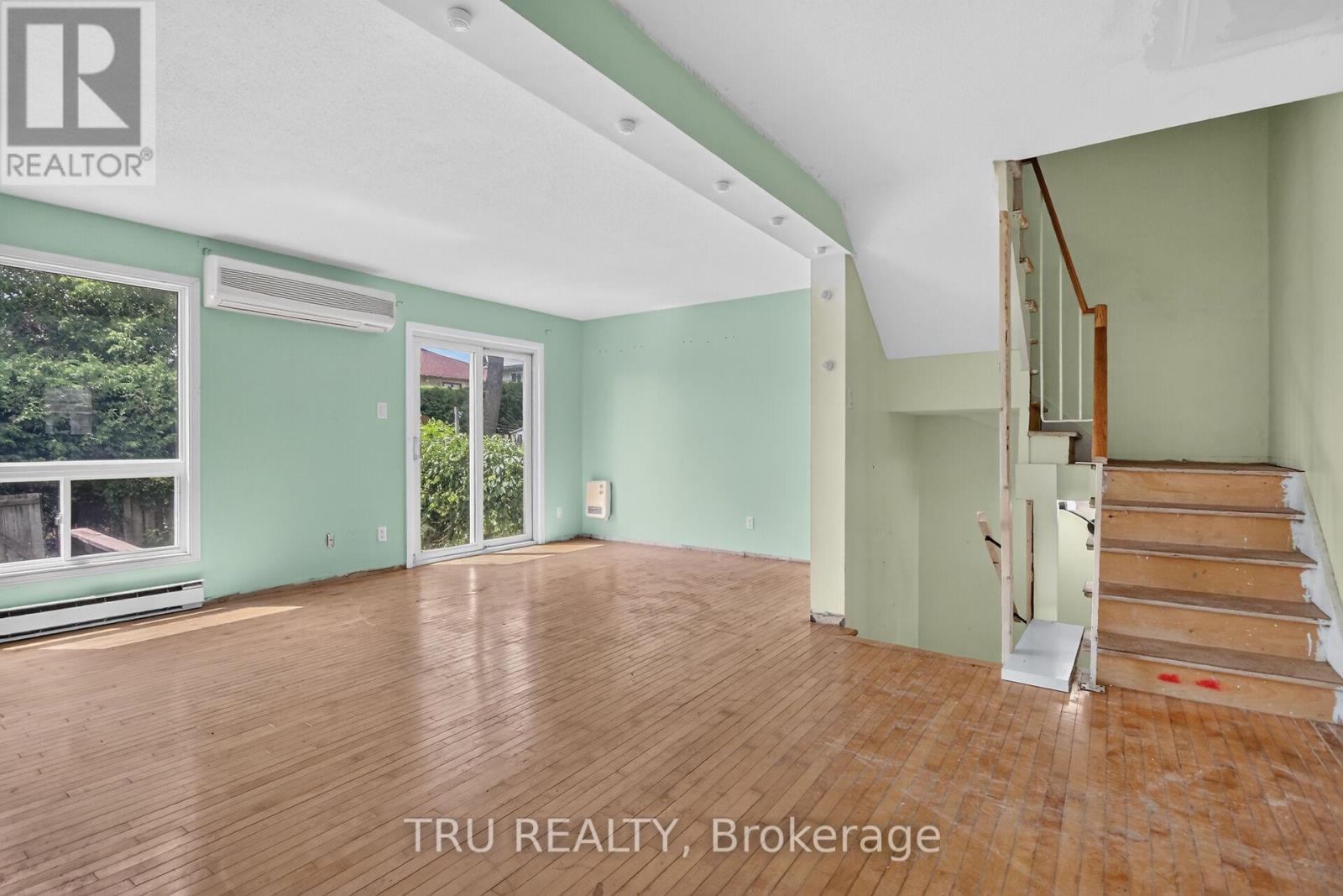 #27 2050 RIVIERA TERRACE - 8