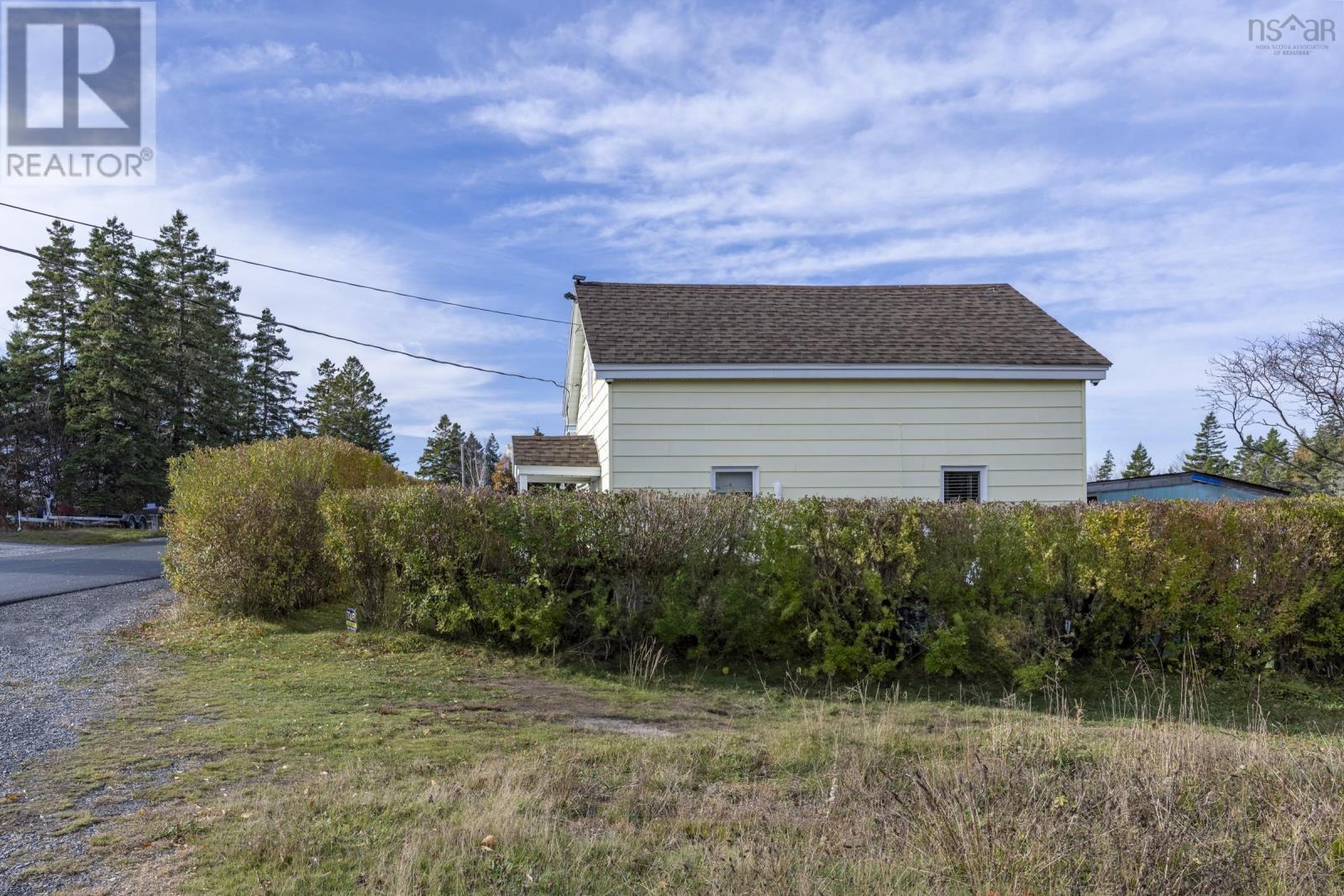 501 Stonehurst Road - 23
