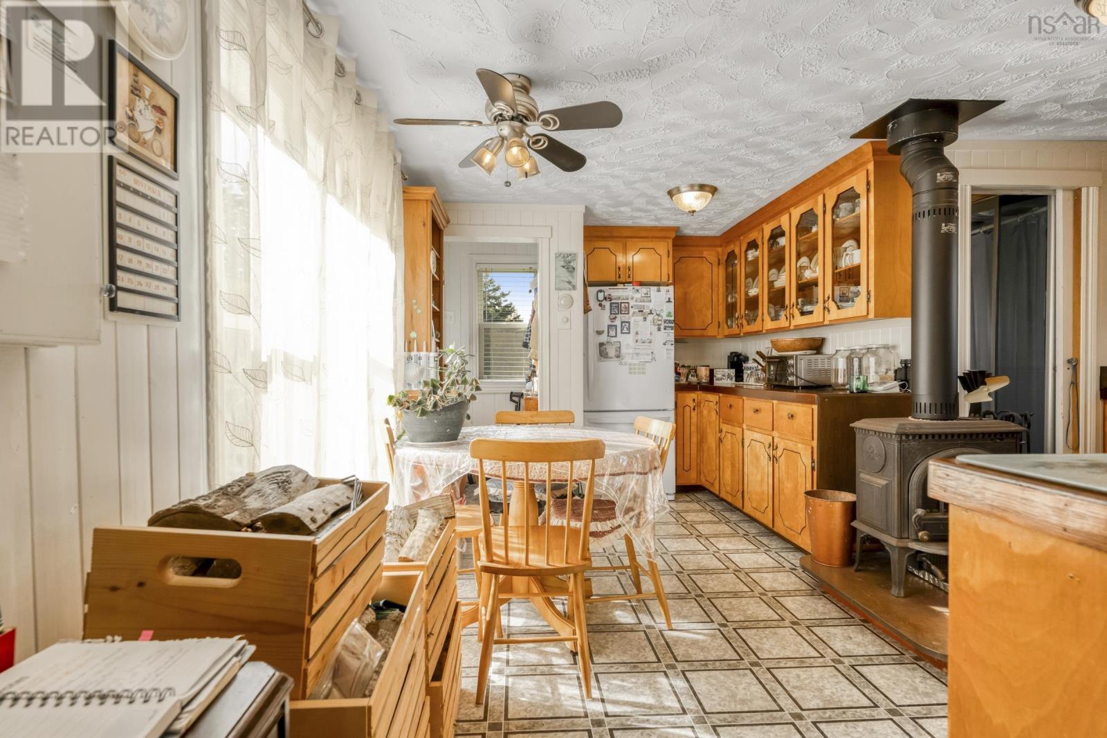501 Stonehurst Road - 8
