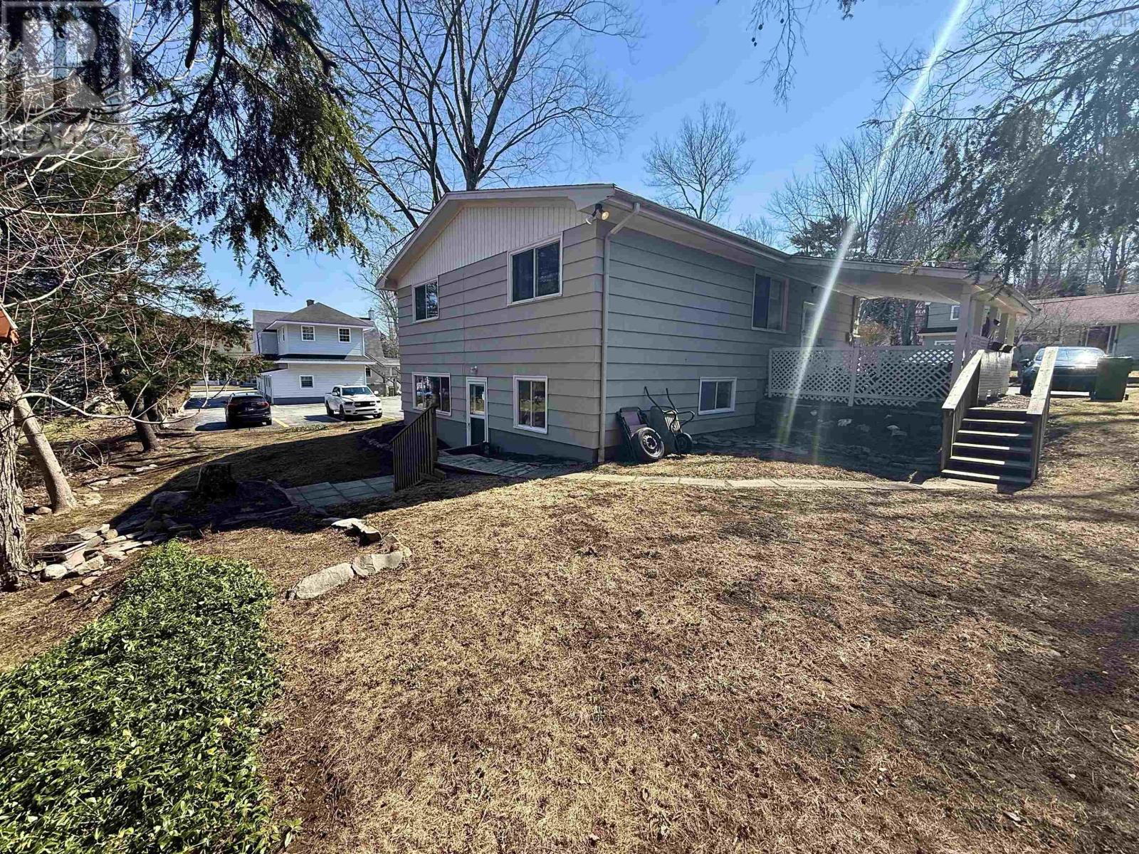 18 Churchill Street - 7