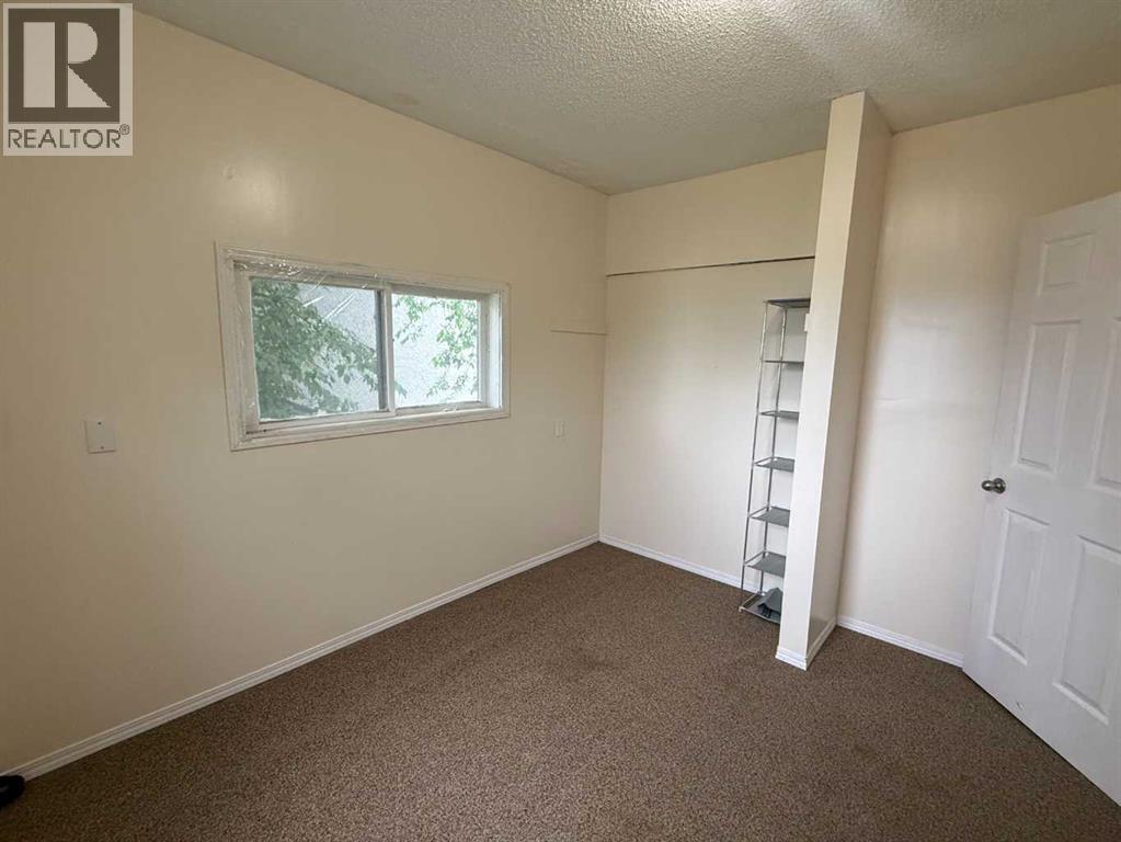 4911 53 Avenue - 13