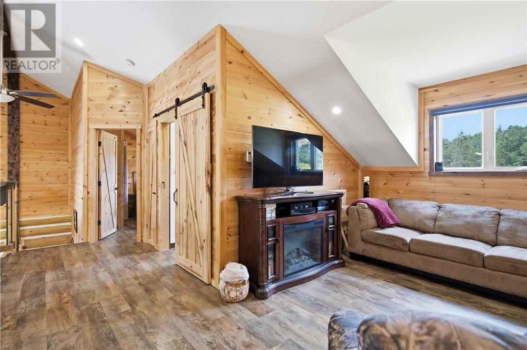 437 MACLEAN Road - 10